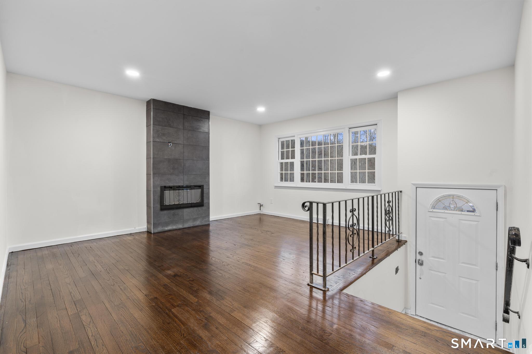 Homes for sale in Danbury, CT | 49 Sleepy Hollow Dr, Danbury, CT 06810 | MLS# 24145600