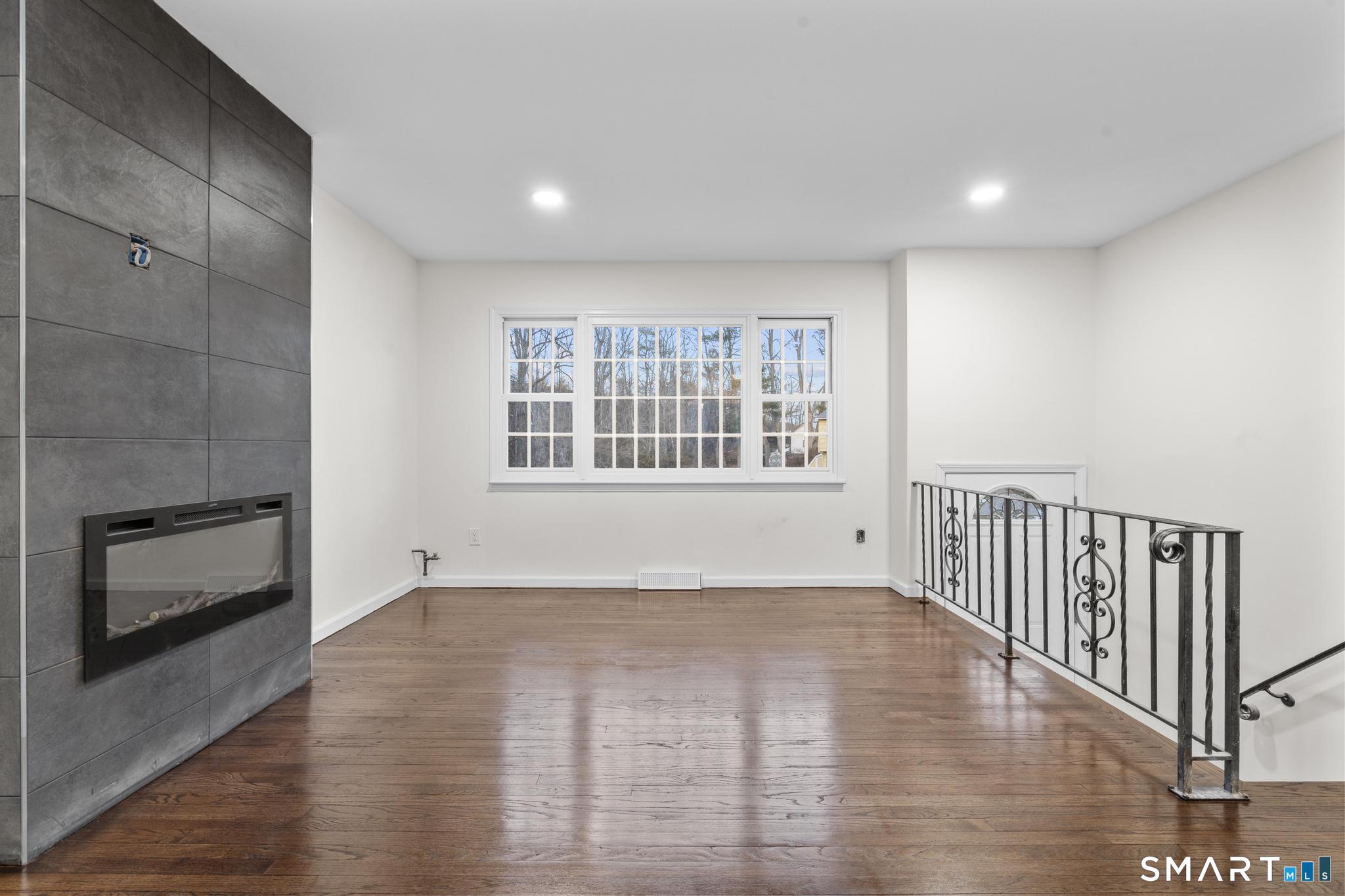 Homes for sale in Danbury, CT | 49 Sleepy Hollow Dr, Danbury, CT 06810 | MLS# 24145600