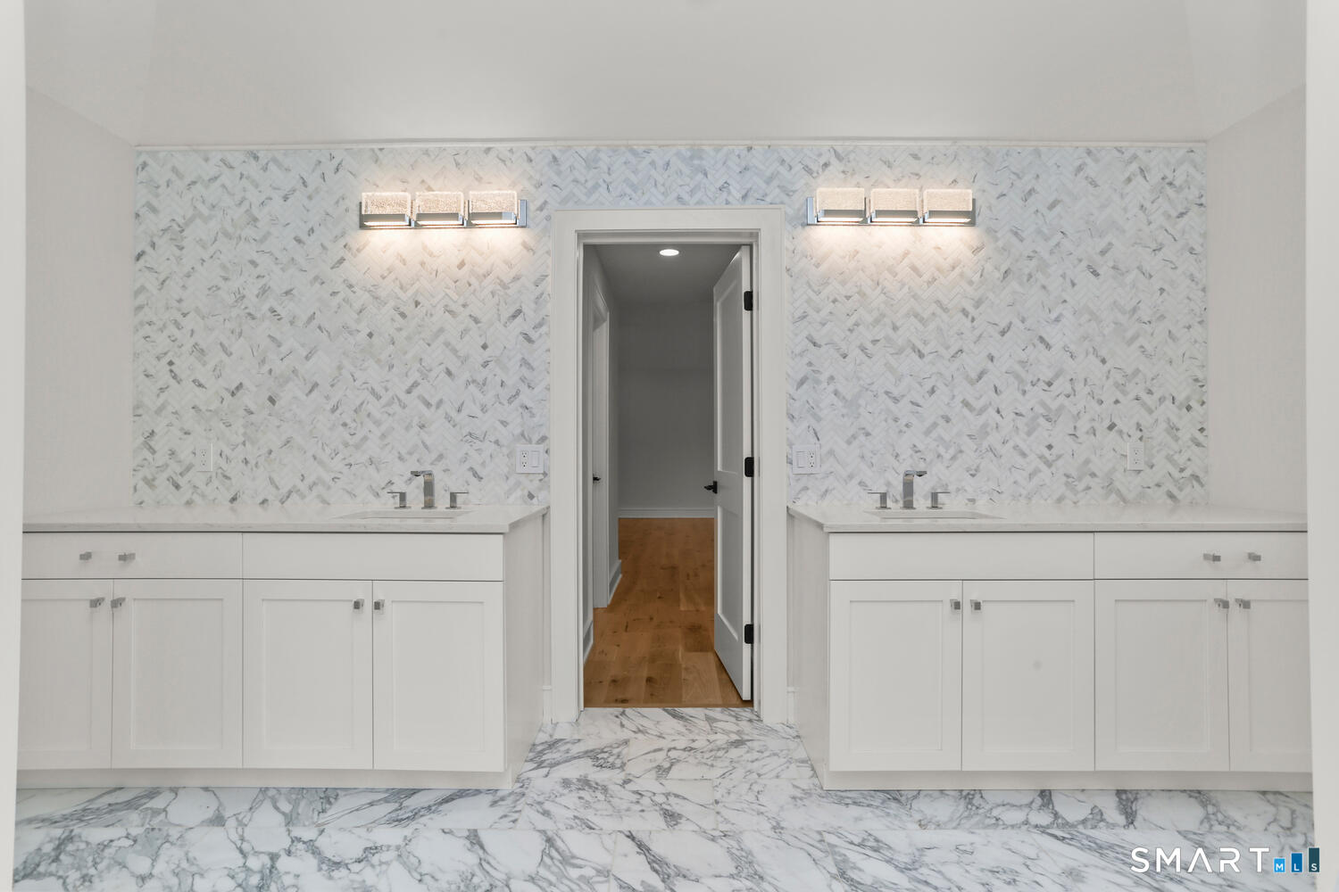 Homes for sale in Orange, CT | 1025 Field Dr, Orange, CT 06477 | MLS# 24145596