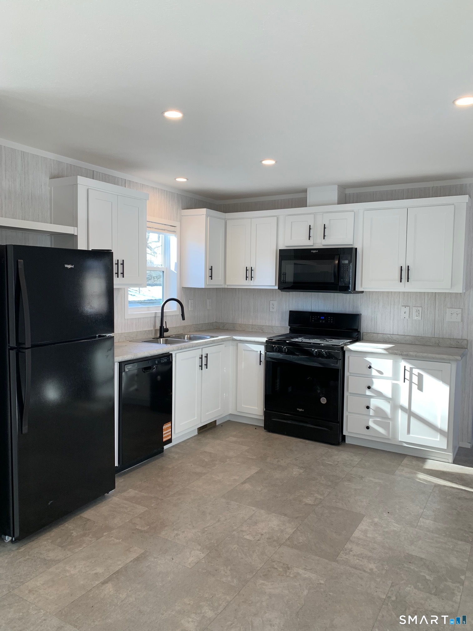 Homes for sale in Meriden, CT | 1950 N Broad St #APT 27, Meriden, CT 06450 | MLS# 24145624