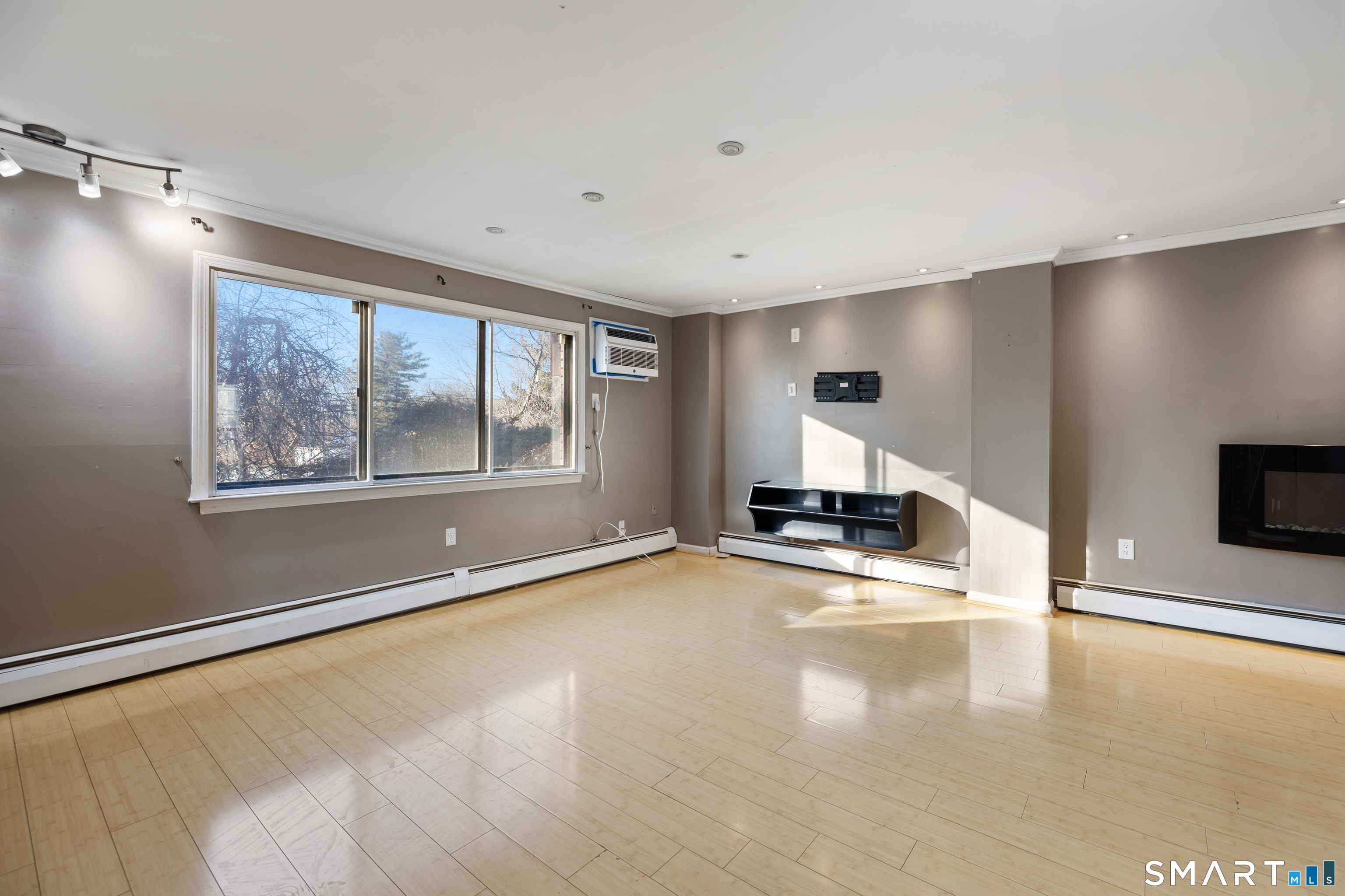 Homes for sale in Newington, CT | 72 Churchill Dr #72, Newington, CT 06111 | MLS# 24144111