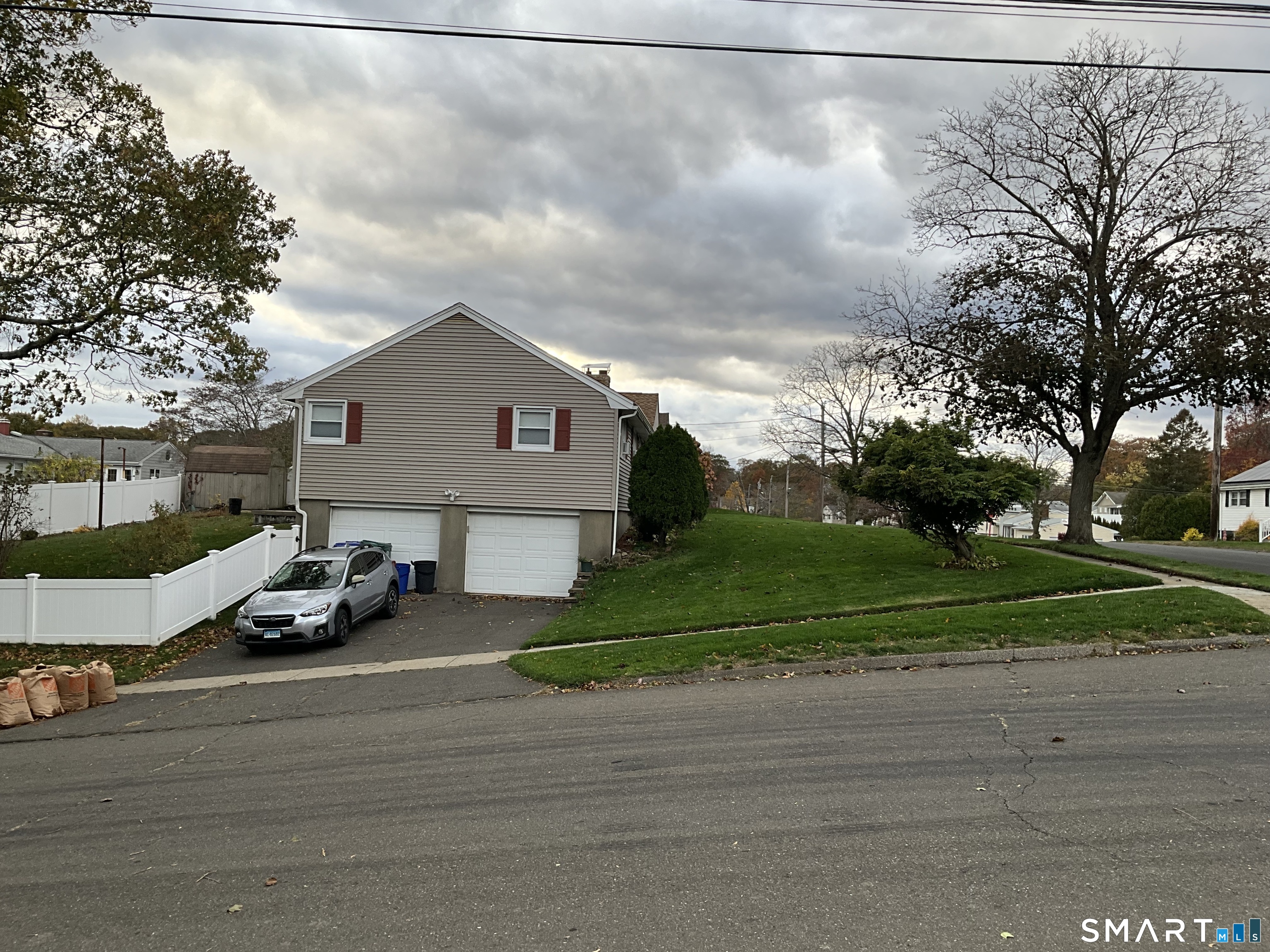 Homes for sale in Stratford, CT | 175 Post Oak Rd, Stratford, CT 06614 | MLS# 24141850