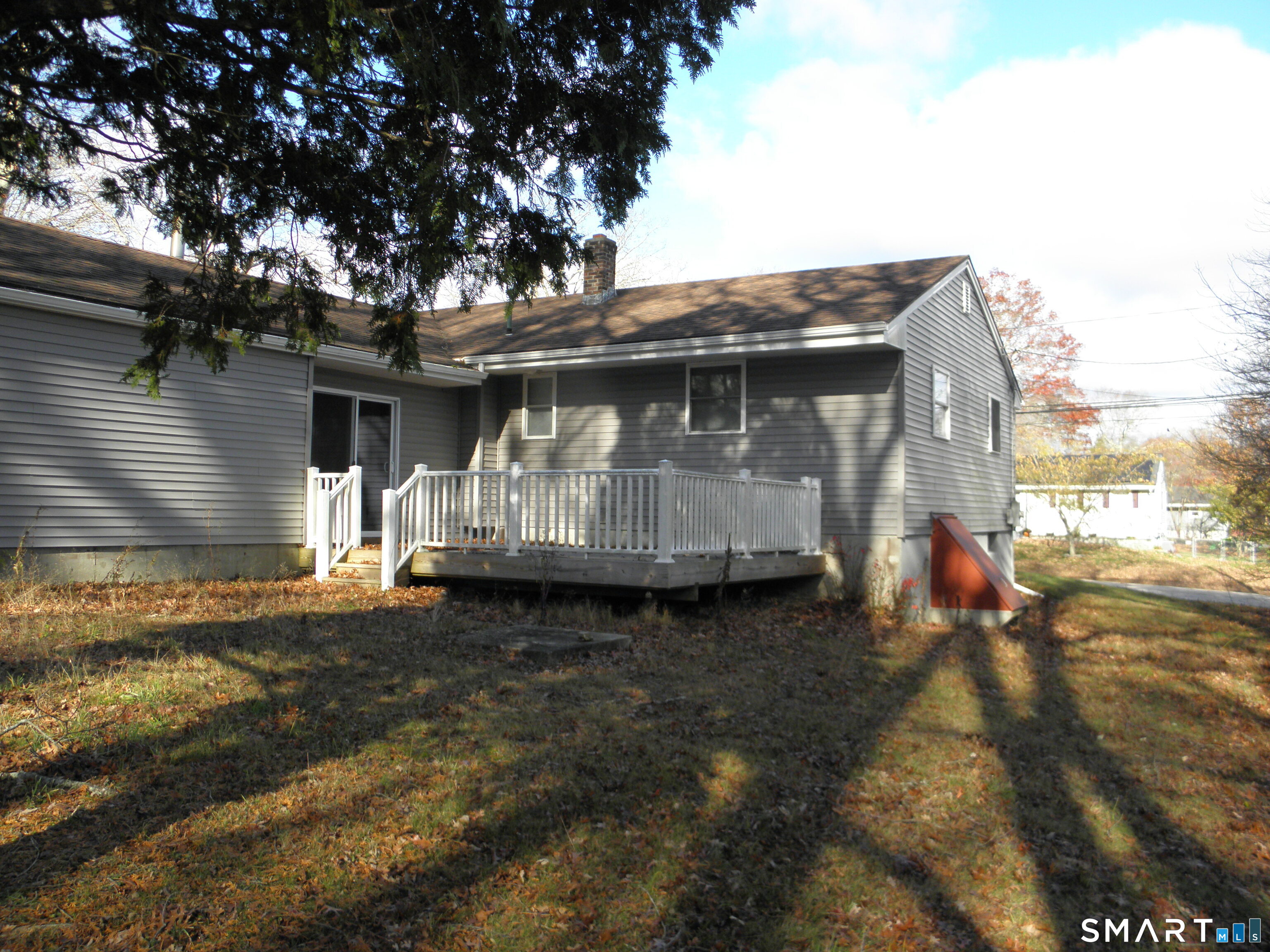 Homes for sale in Montville, CT | 20 Florida Dr, Montville, CT 06370 | MLS# 24145685