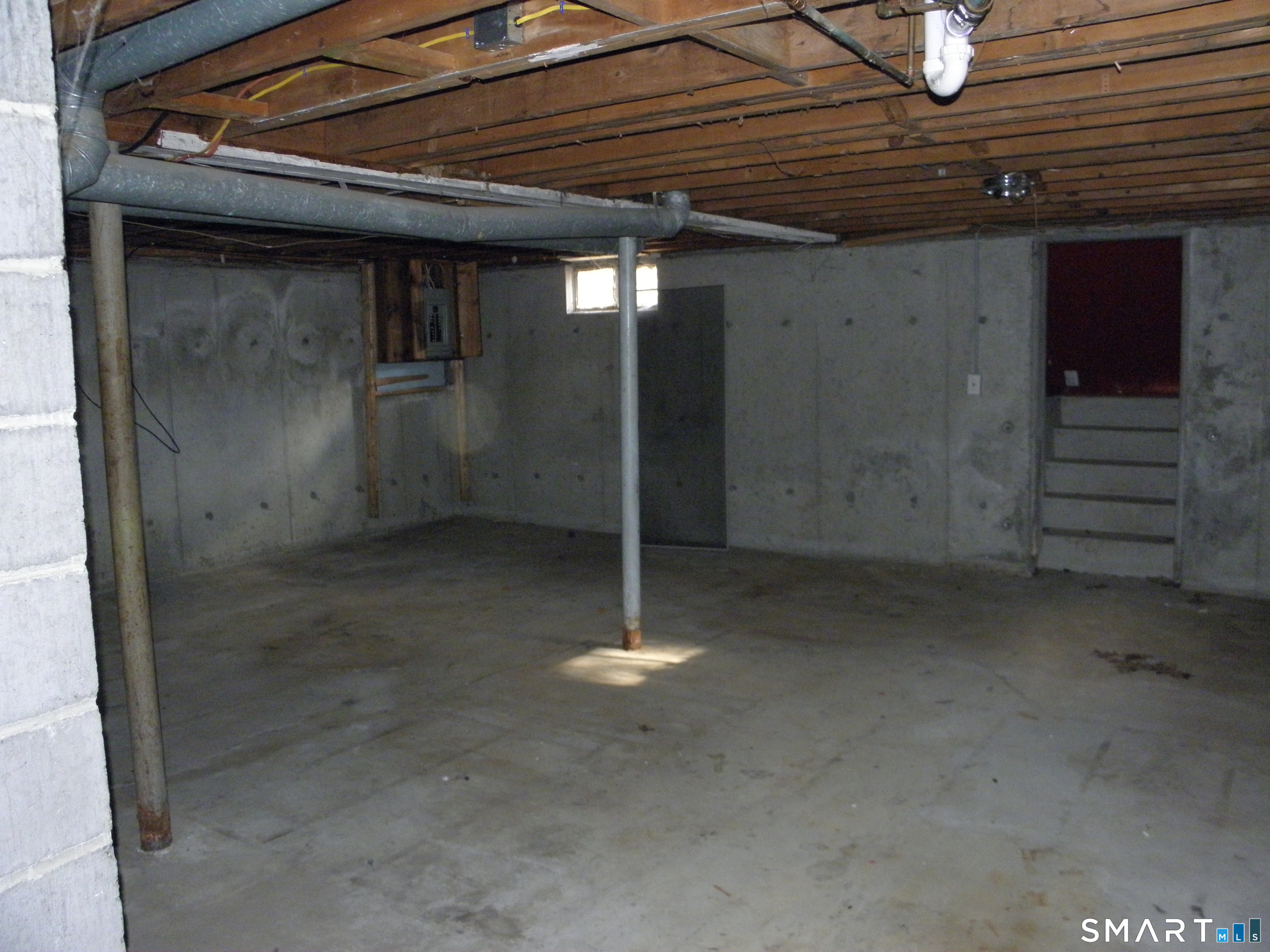 Homes for sale in Montville, CT | 20 Florida Dr, Montville, CT 06370 | MLS# 24145685