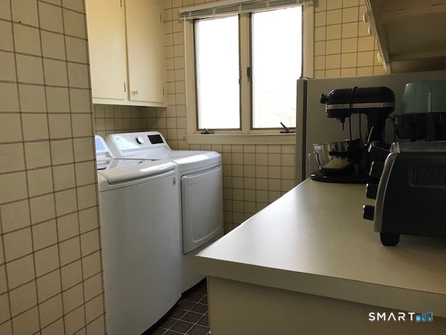 Photo 11 of 14 Ivy Lane, Wethersfield, CT