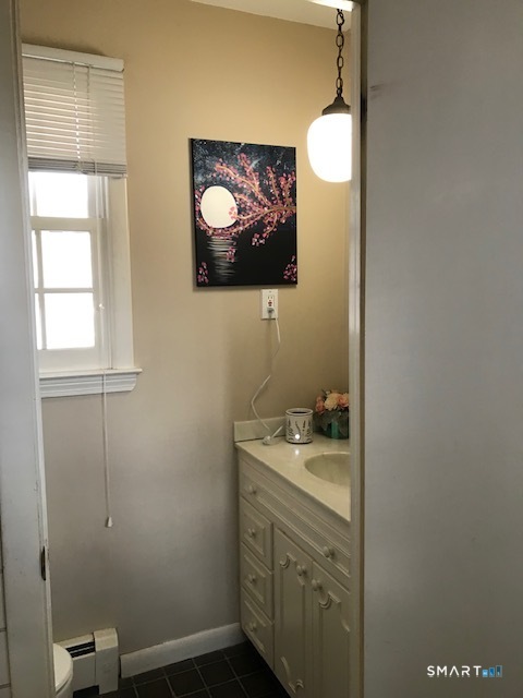 Photo 10 of 14 Ivy Lane, Wethersfield, CT