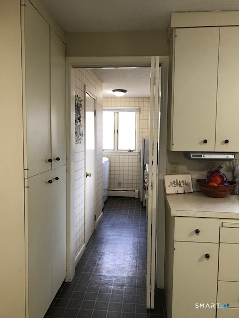 Photo 9 of 14 Ivy Lane, Wethersfield, CT