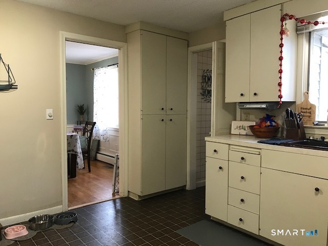 Photo 8 of 14 Ivy Lane, Wethersfield, CT