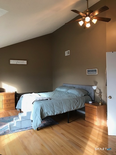 Photo 17 of 14 Ivy Lane, Wethersfield, CT