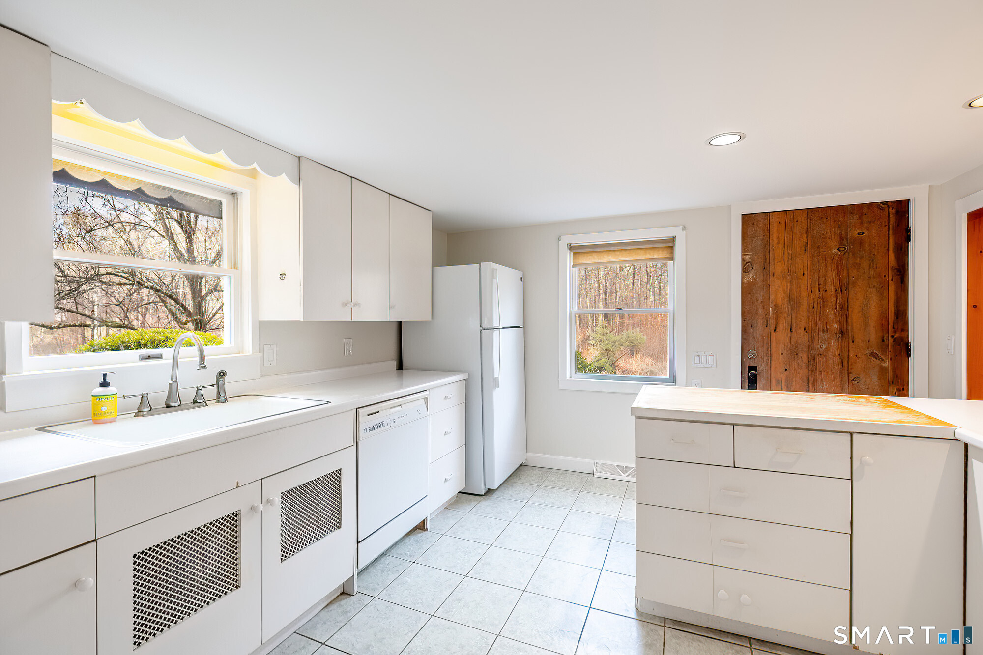 Photo 8 of 1 Long Wall Road, Redding, CT