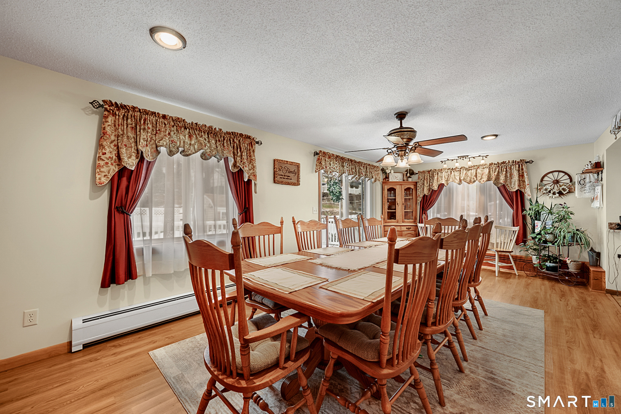 Homes for sale in Naugatuck, CT | 24 Forest St, Naugatuck, CT 06770 | MLS# 24145511