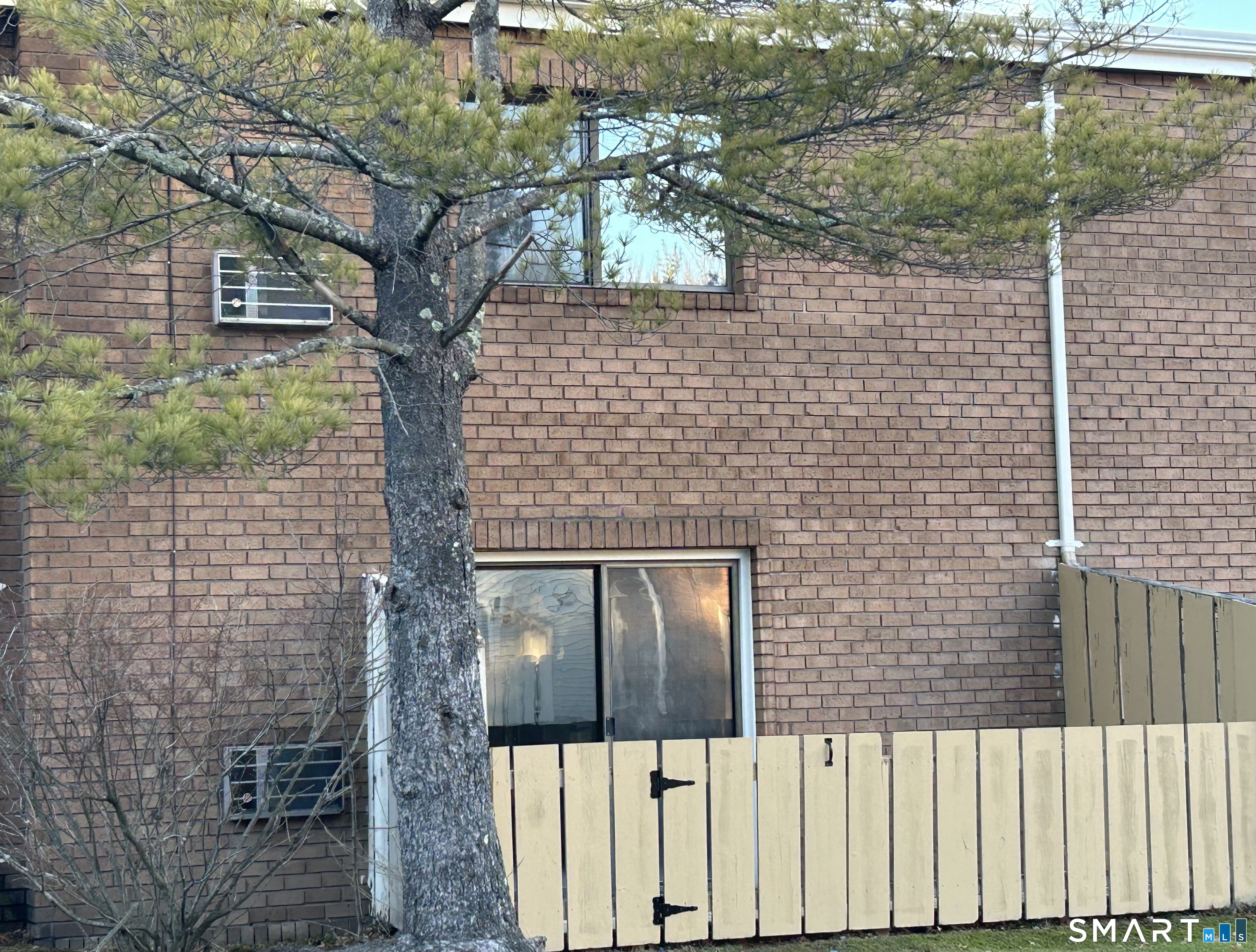 Homes for sale in Bloomfield, CT | 111 Sutton Pl #111, Bloomfield, CT 06002 | MLS# 24145516