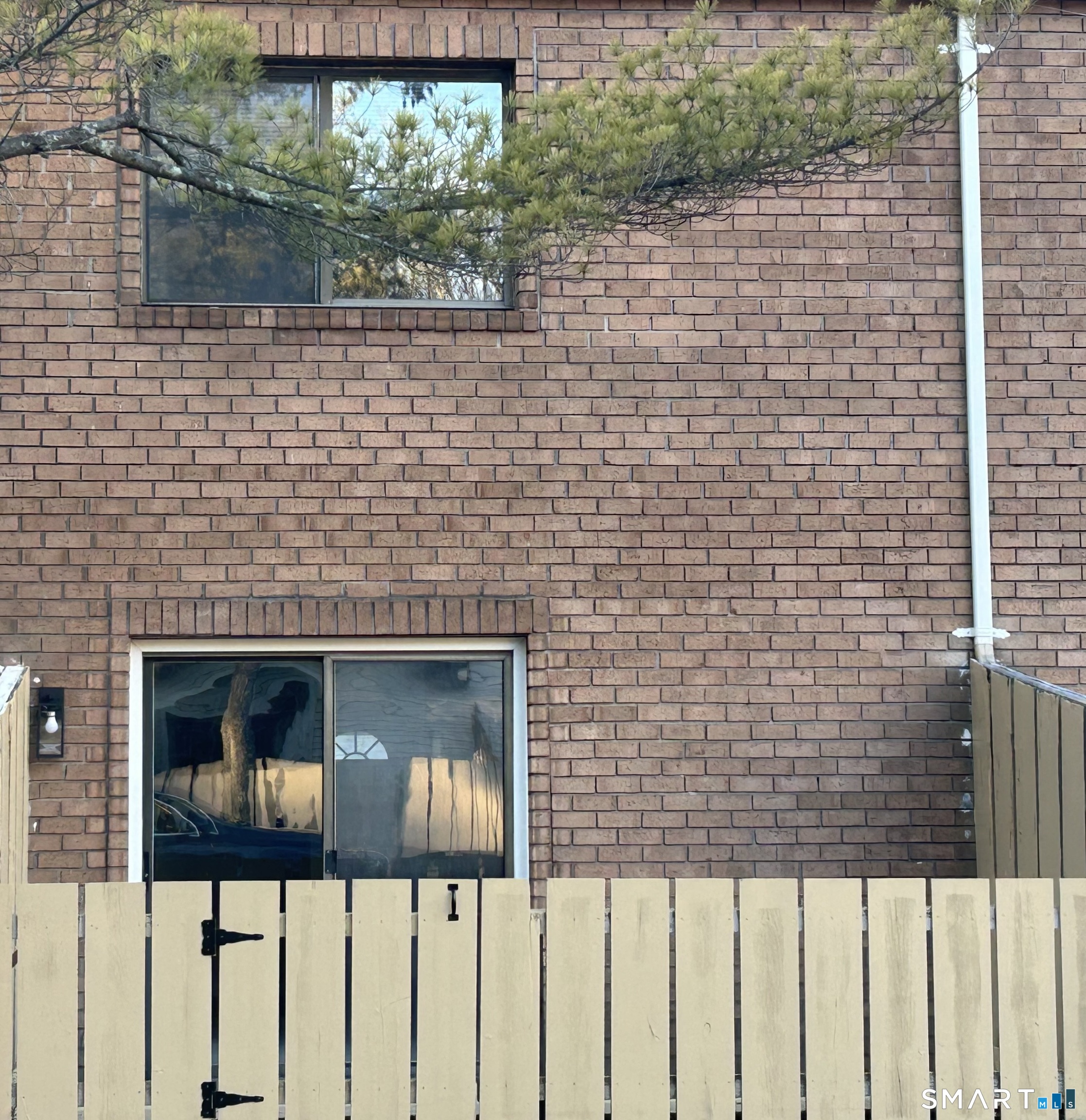 Homes for sale in Bloomfield, CT | 111 Sutton Pl #111, Bloomfield, CT 06002 | MLS# 24145516