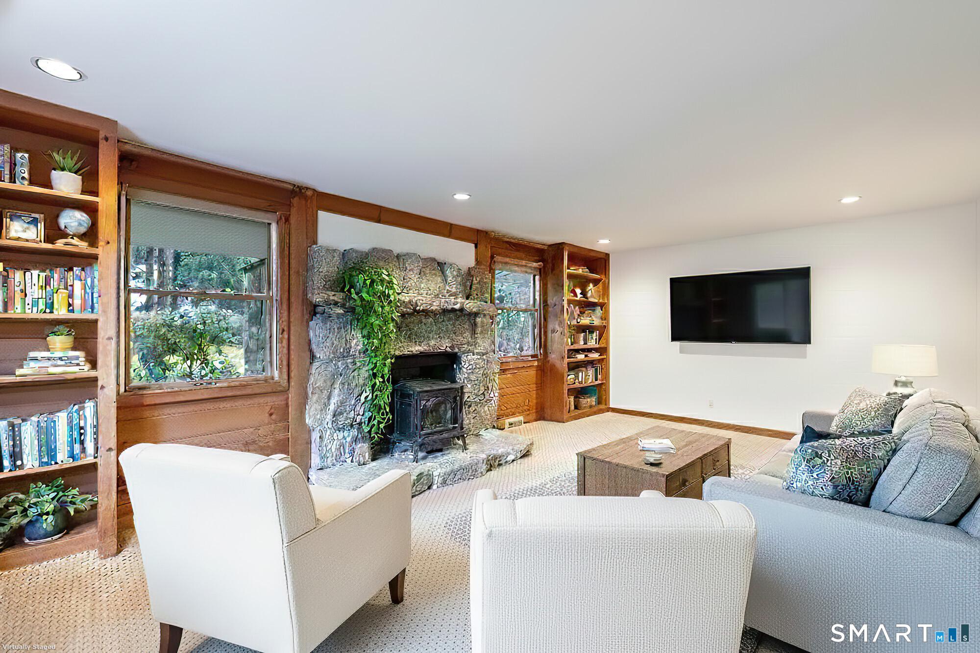 Photo 2 of 1 Long Wall Road, Redding, CT