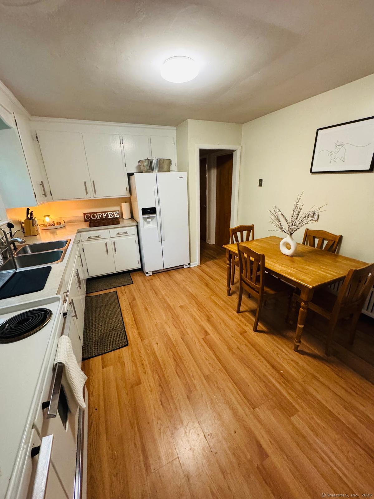 28 North Avenue photo 32