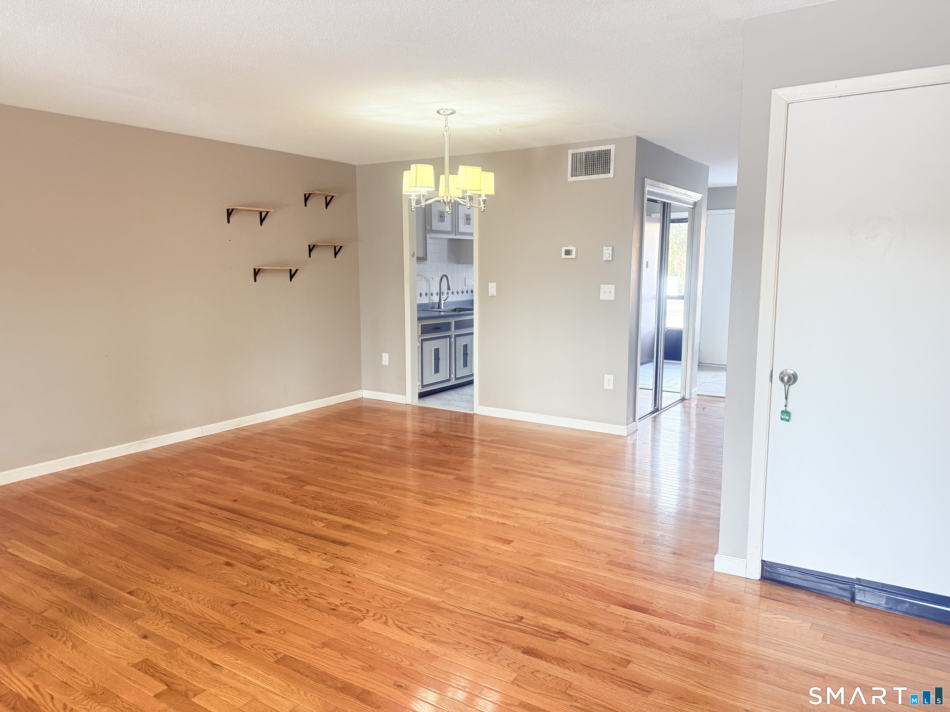 Homes for sale in Cromwell, CT | 45 Mountain Laurel Ct #45, Cromwell, CT 06416 | MLS# 24145753