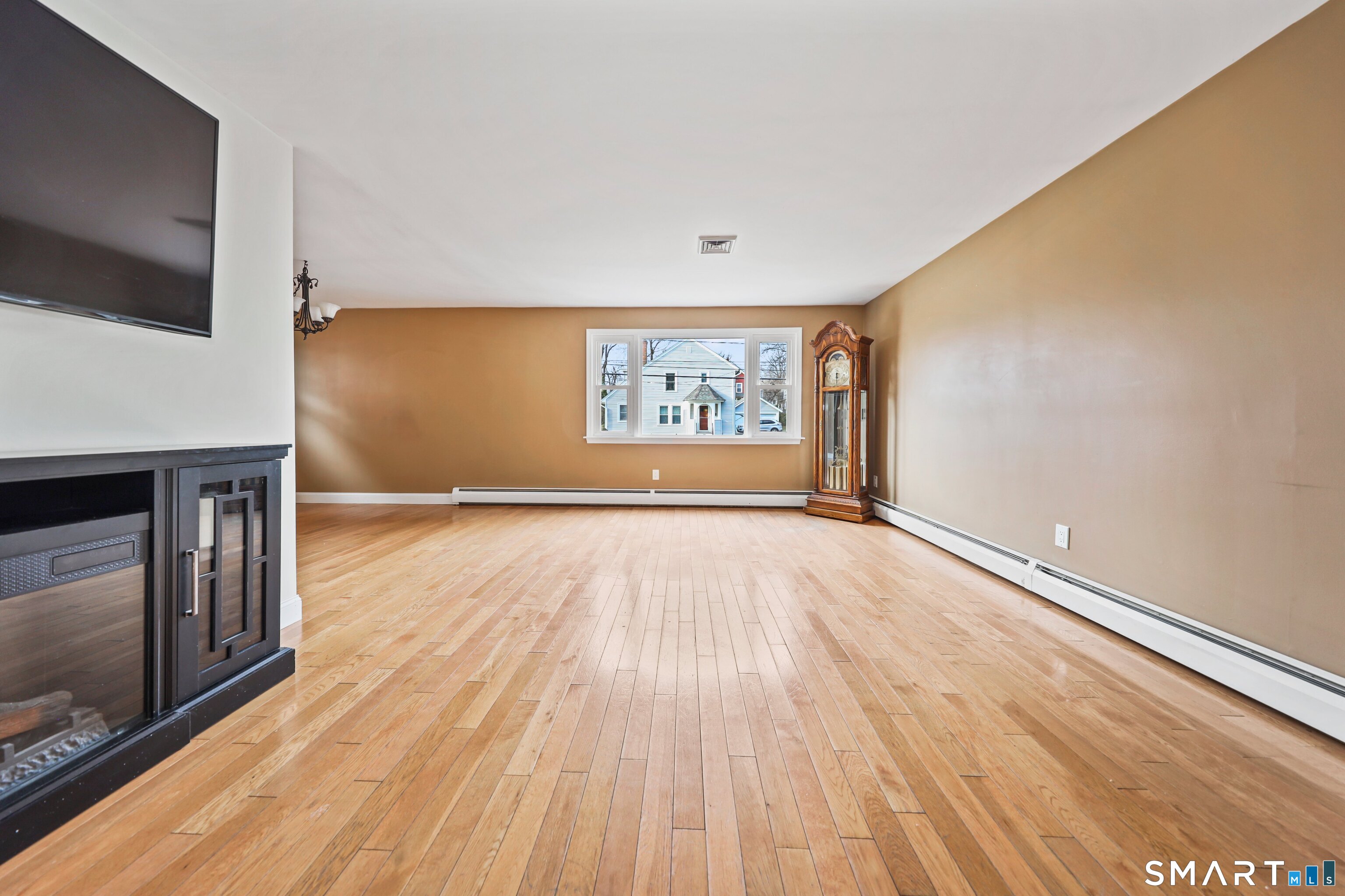 Photo 4 of 41 Quinn Street, Naugatuck, CT