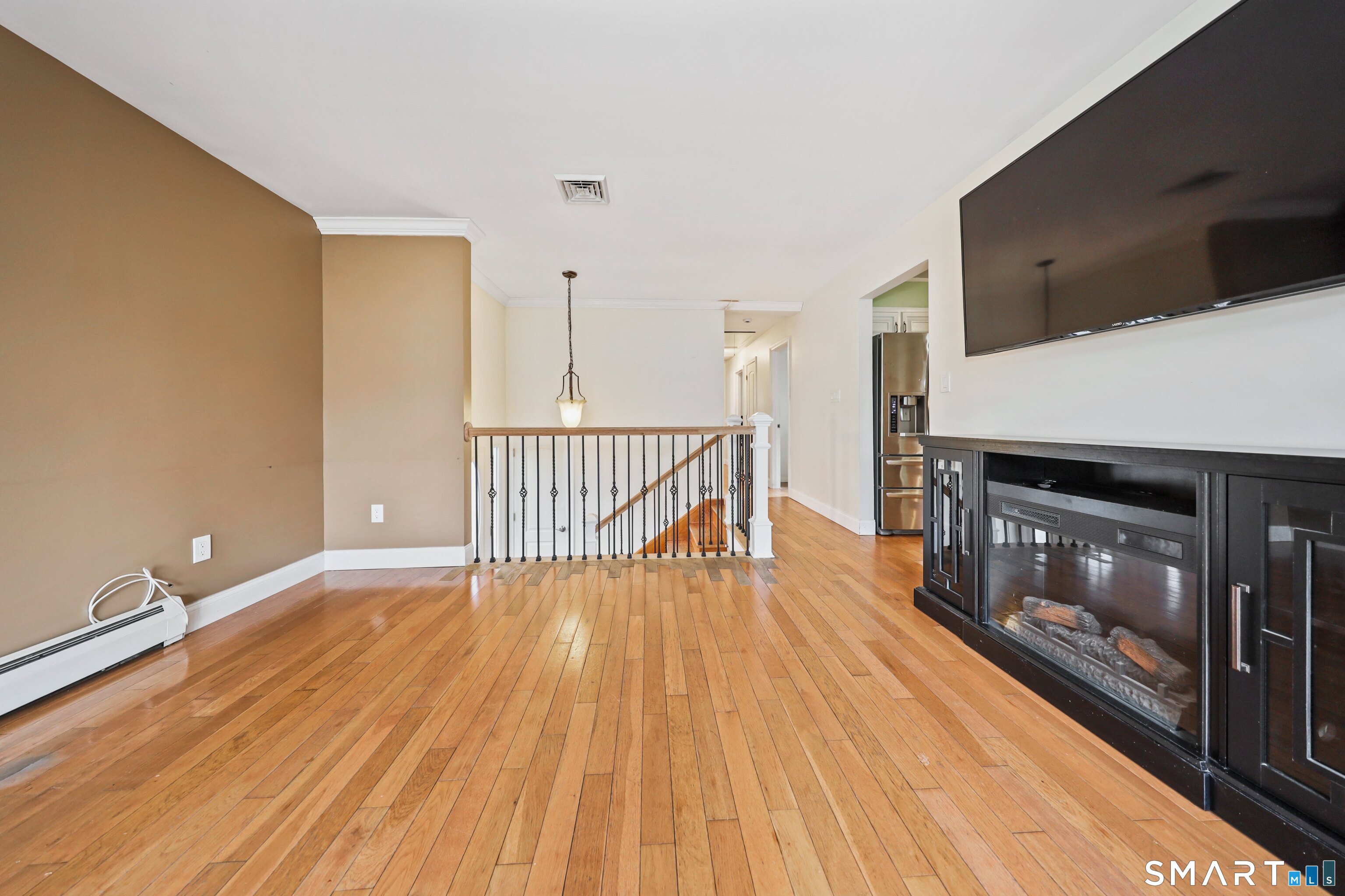 Photo 6 of 41 Quinn Street, Naugatuck, CT