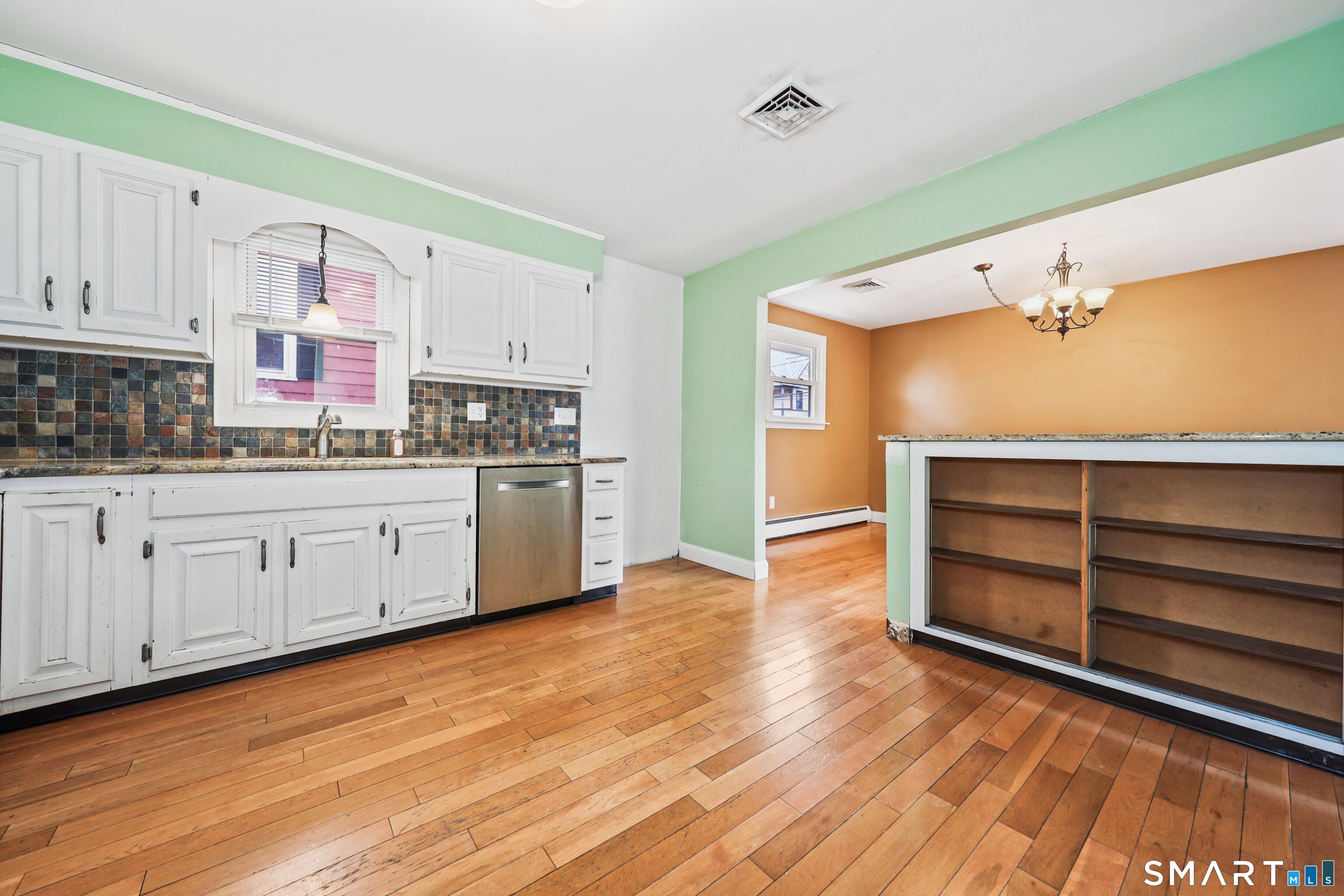 Photo 10 of 41 Quinn Street, Naugatuck, CT