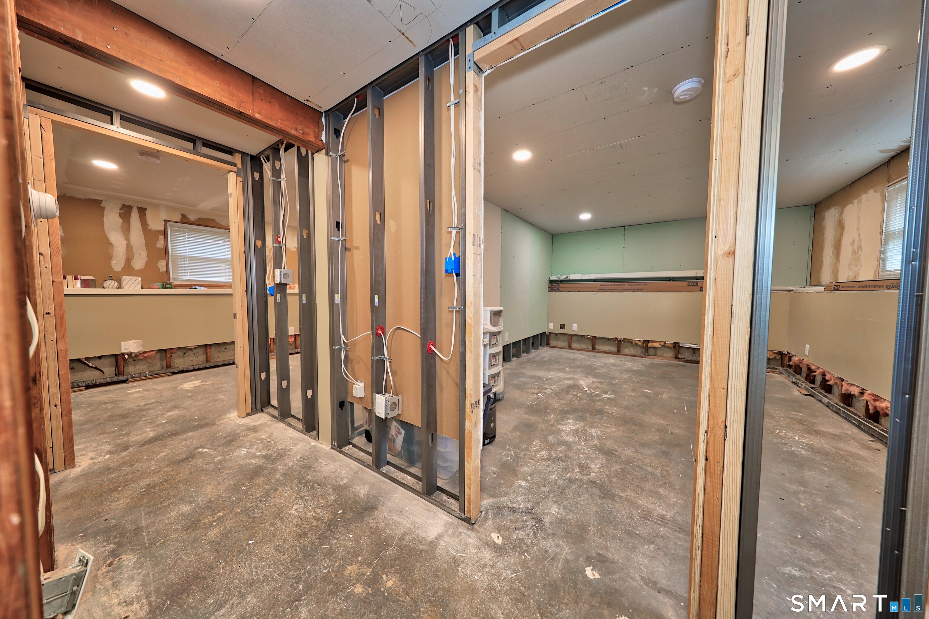 Photo 32 of 41 Quinn Street, Naugatuck, CT