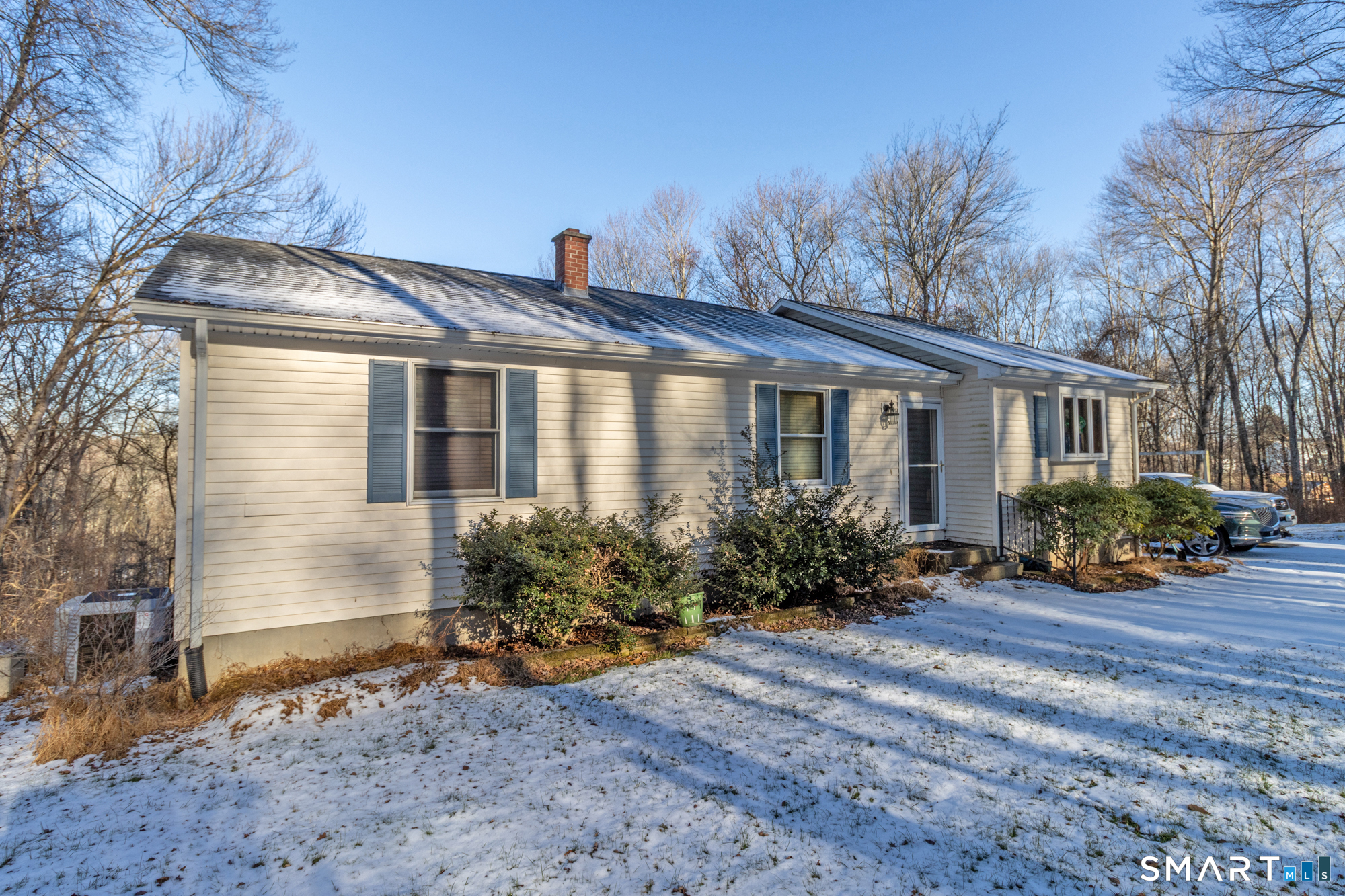 Homes for sale in Canterbury, CT | 21 Bennett Pond Rd, Canterbury, CT 06331 | MLS# 24145777