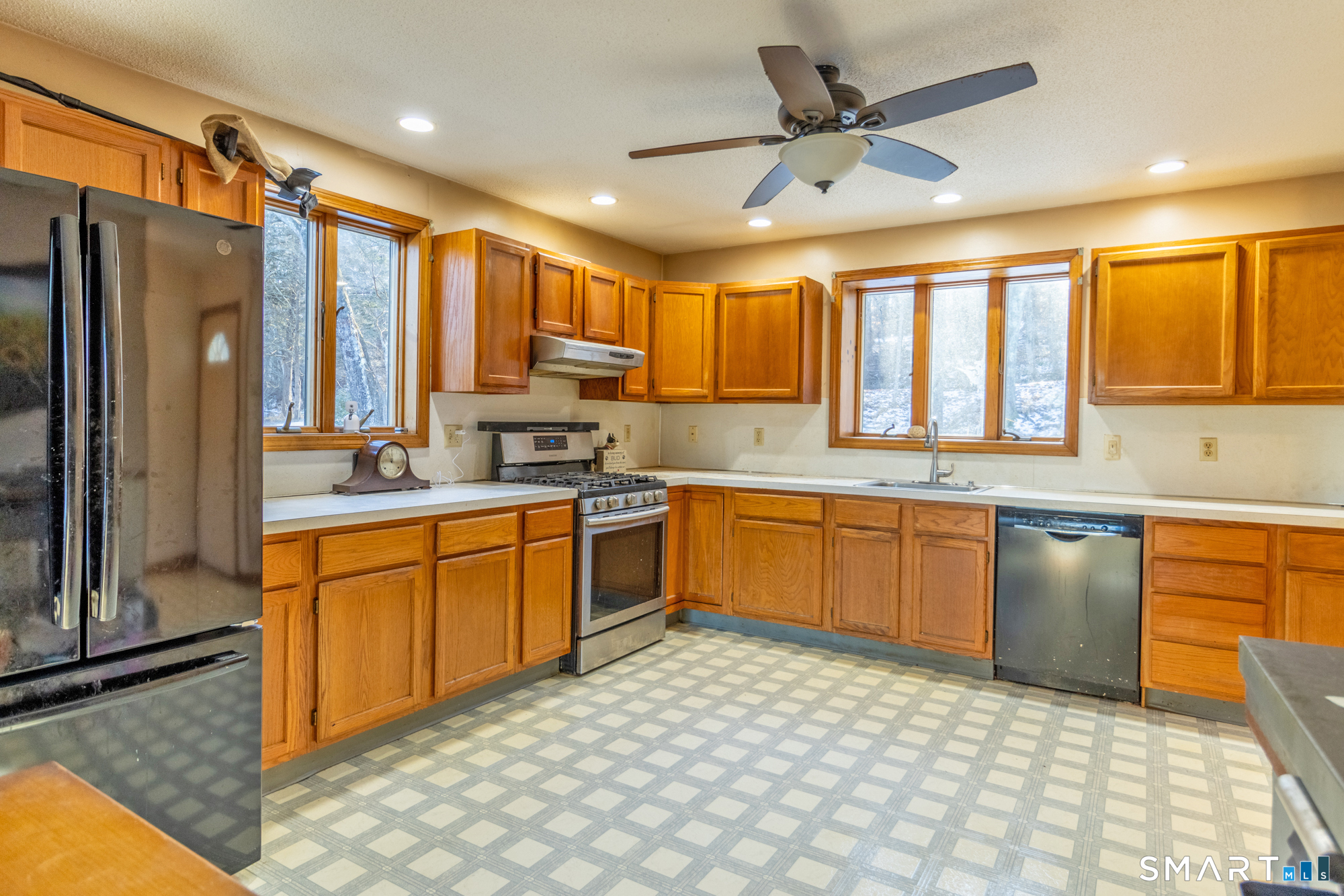 Homes for sale in Canterbury, CT | 21 Bennett Pond Rd, Canterbury, CT 06331 | MLS# 24145777