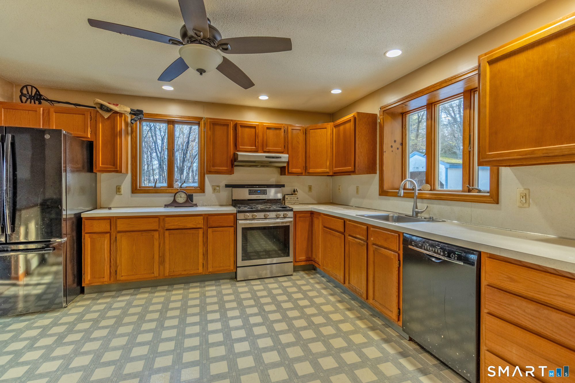 Homes for sale in Canterbury, CT | 21 Bennett Pond Rd, Canterbury, CT 06331 | MLS# 24145777