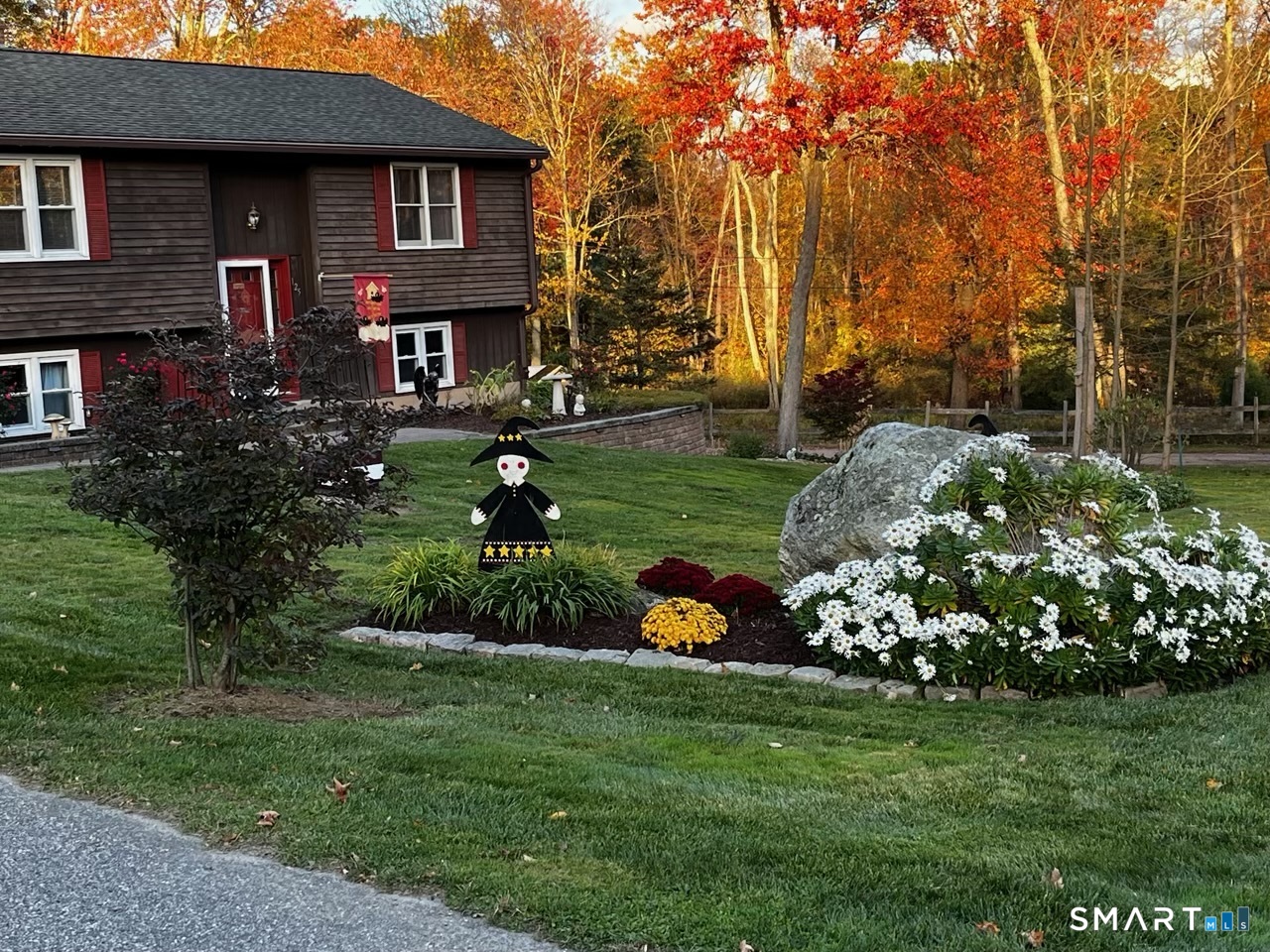 Homes for sale in Stafford, CT | 125 Chestnut Hill Rd, Stafford, CT 06076 | MLS# 24145839