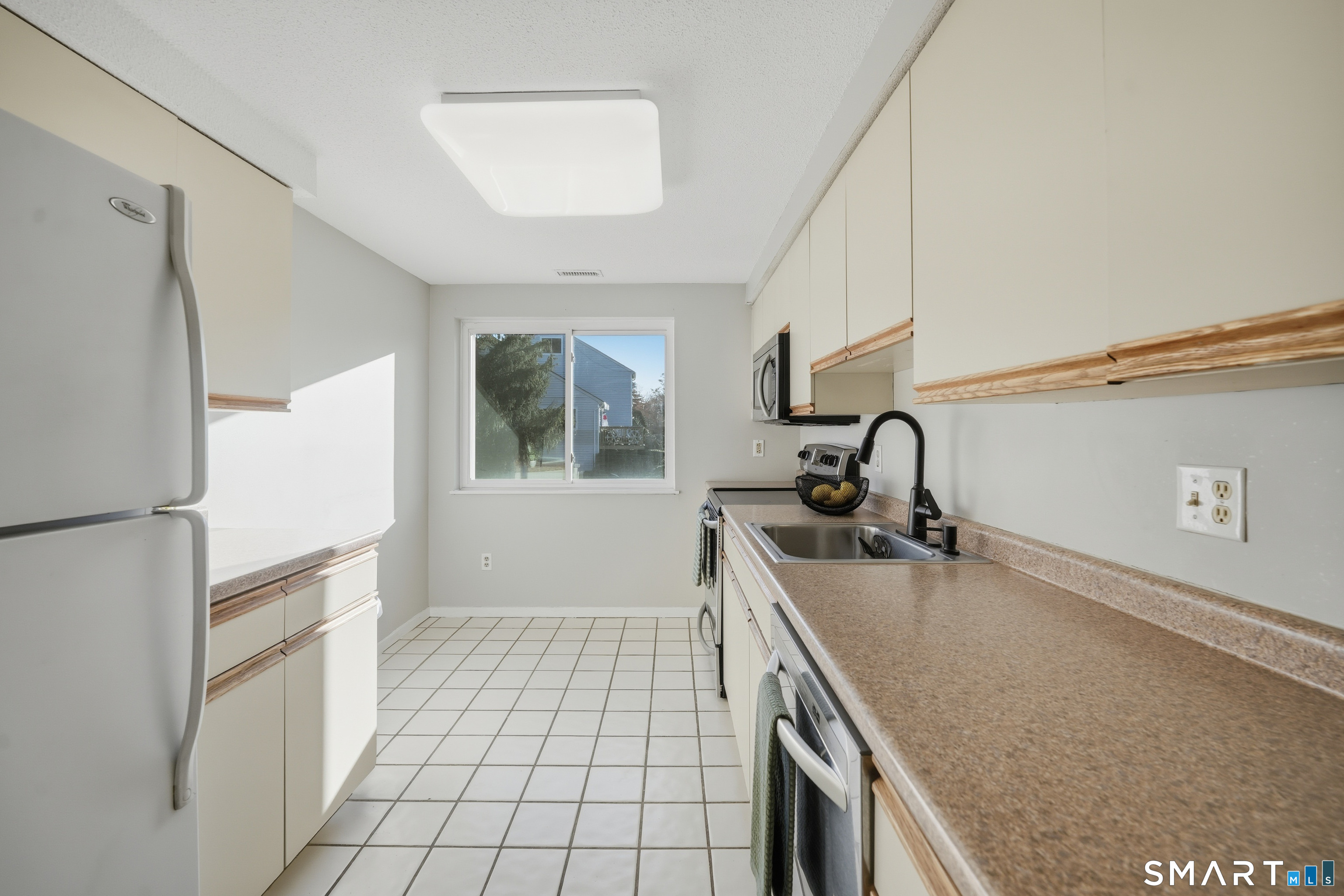 Photo 9 of 3 Hunters Run, Cromwell, CT