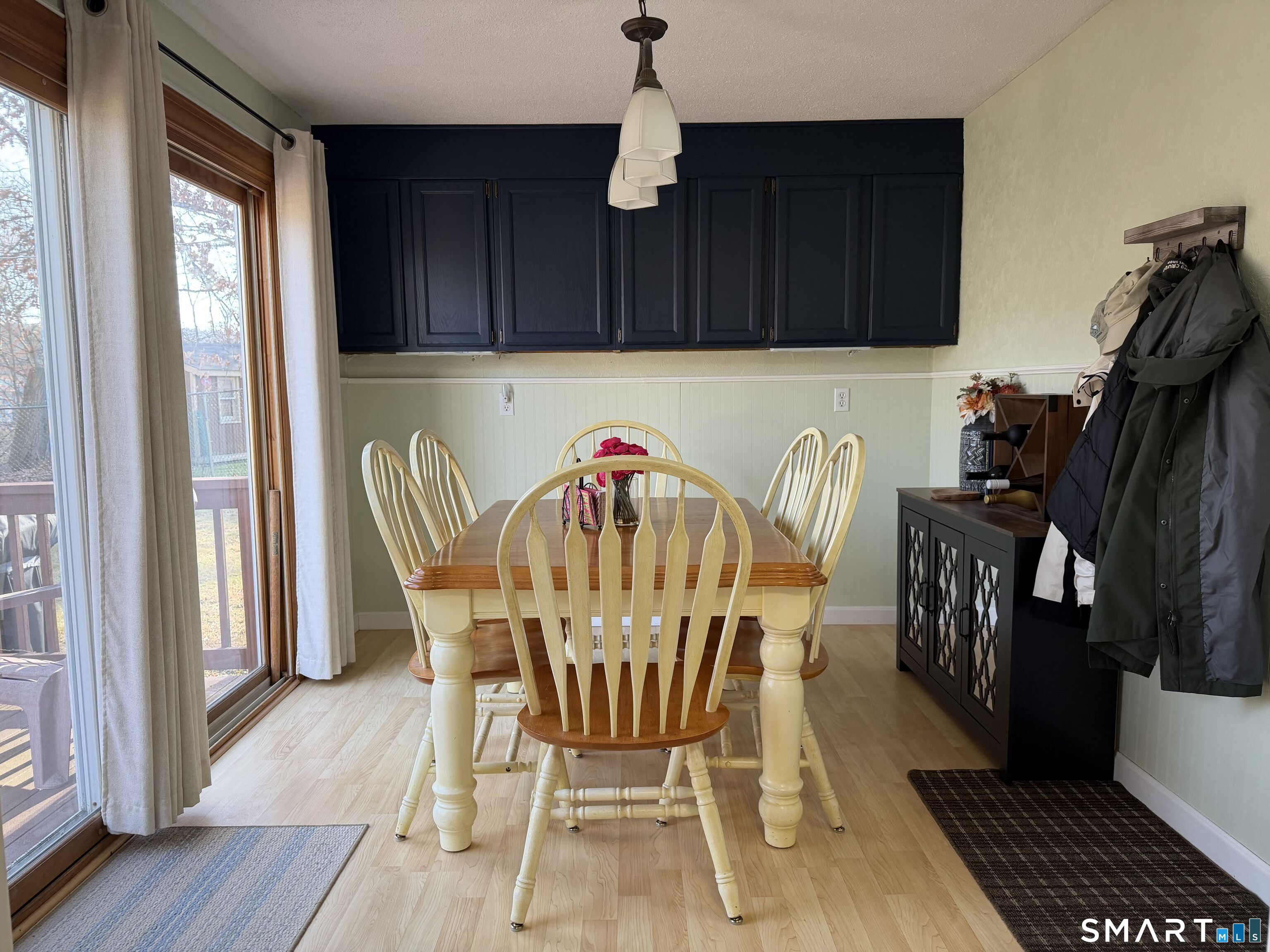 Photo 4 of 16 Hickory Lane, Plainville, CT