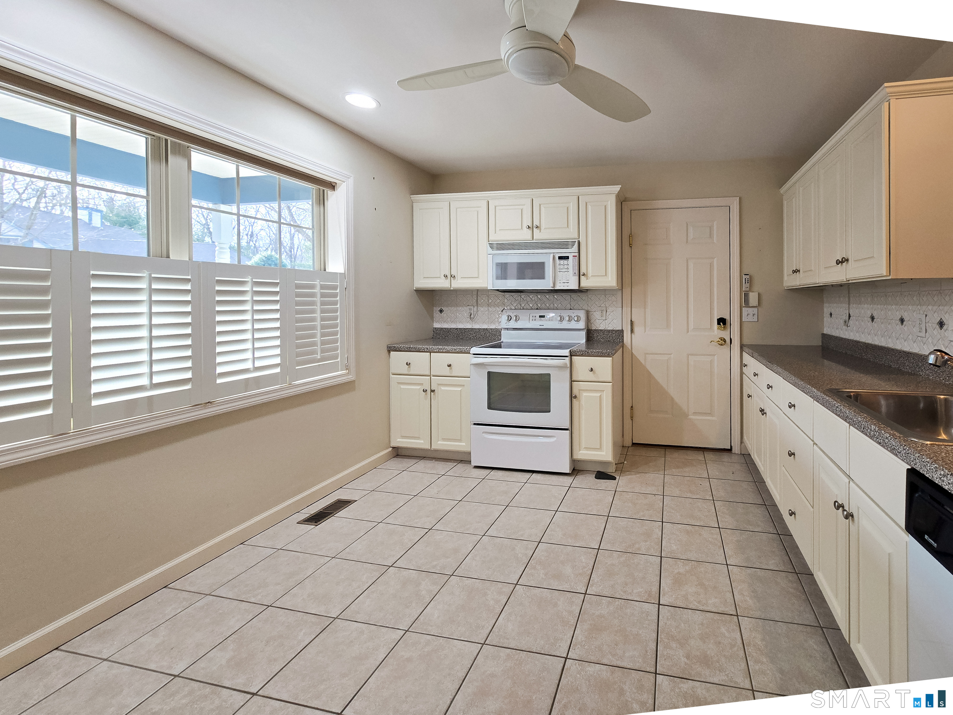 1 Bittersweet, East Lyme, 06357, 3 Bedrooms Bedrooms, 0 ,2 BathroomsBathrooms,Condo/co-op For Sale,For Sale,Bittersweet,0,24138543