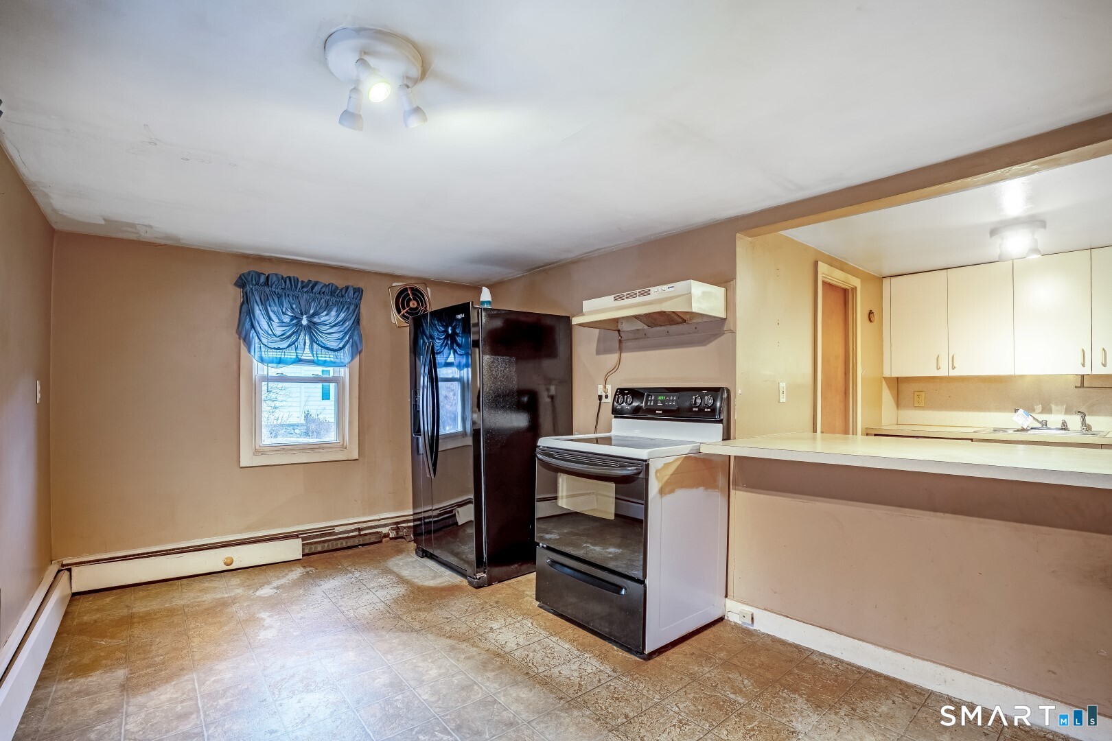 Homes for sale in Middlebury, CT | 152 Glenwood Ave, Middlebury, CT 06762 | MLS# 24146106