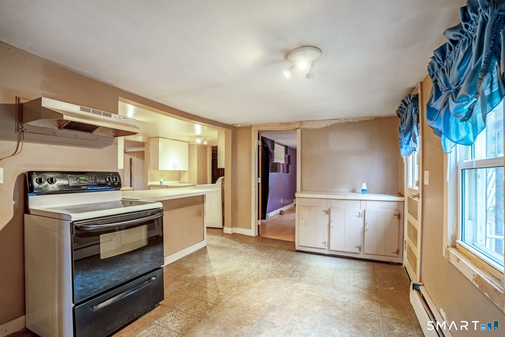 Homes for sale in Middlebury, CT | 152 Glenwood Ave, Middlebury, CT 06762 | MLS# 24146106