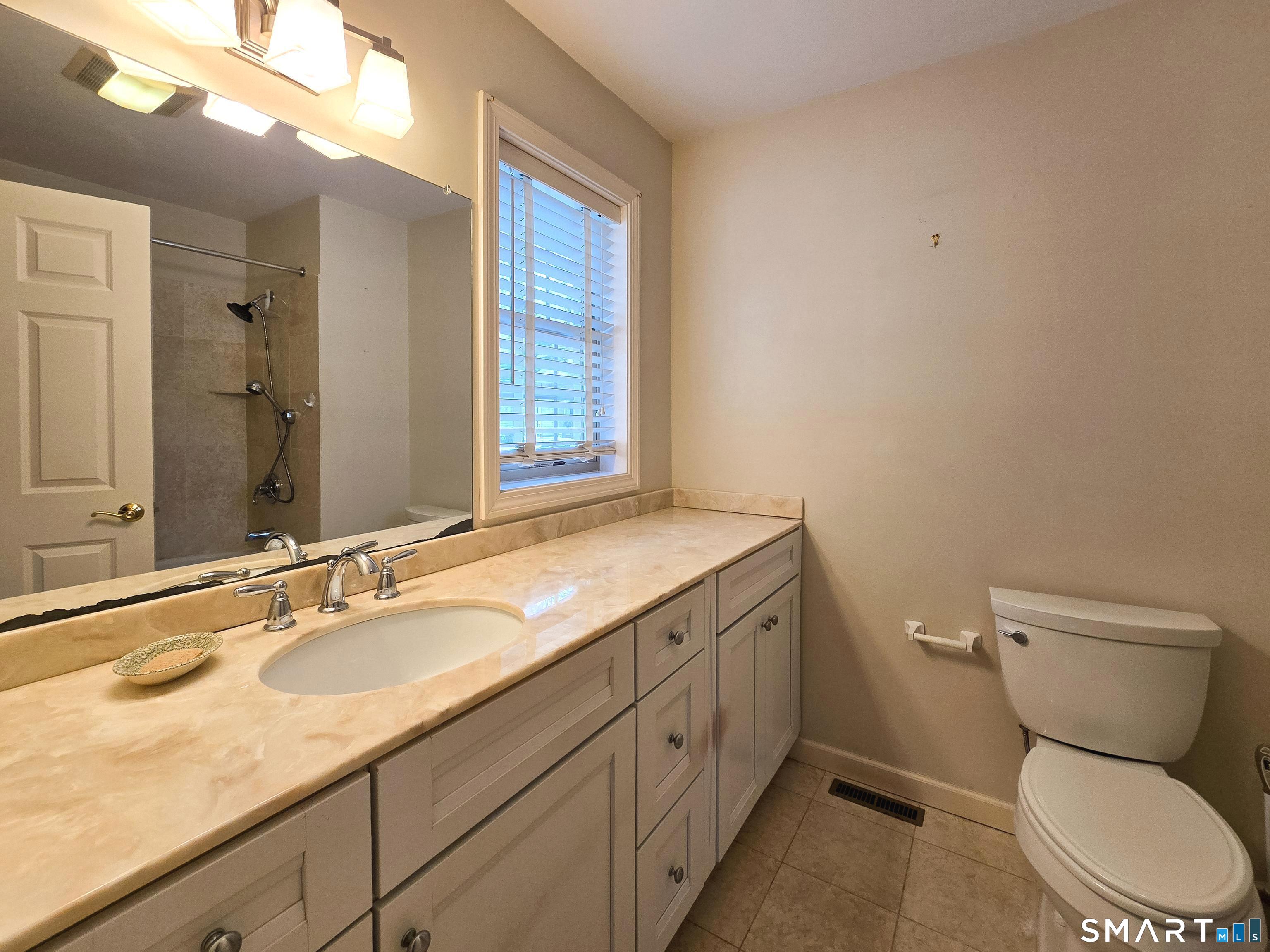 1 Bittersweet, East Lyme, 06357, 3 Bedrooms Bedrooms, 0 ,2 BathroomsBathrooms,Condo/co-op For Sale,For Sale,Bittersweet,0,24138543