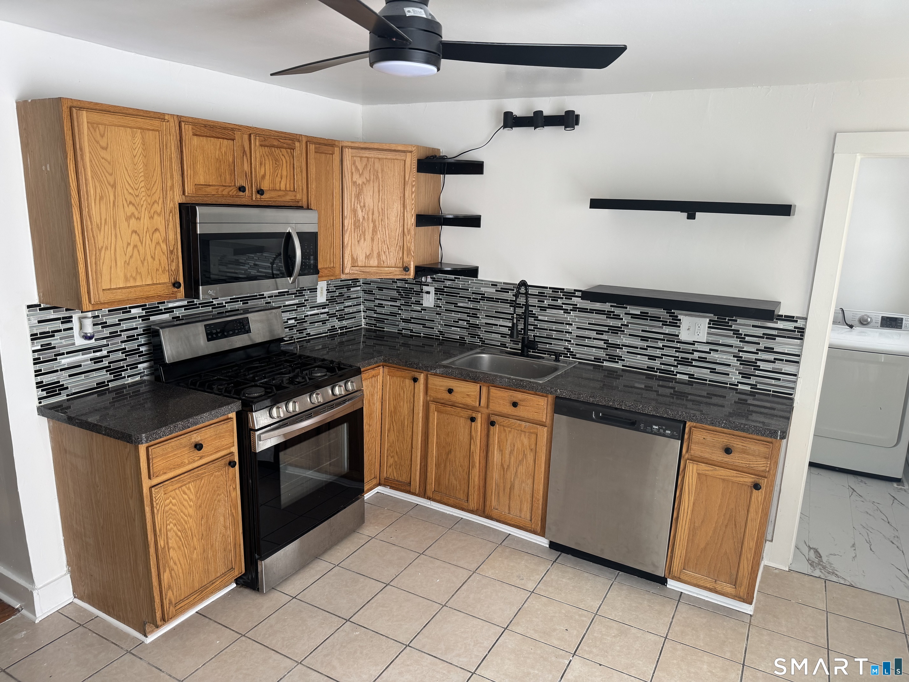 52 Platt, Bridgeport, 06606, 5 Bedrooms Bedrooms, 0 ,2 BathroomsBathrooms,Residential Rental,For Sale,Platt,0,24138419