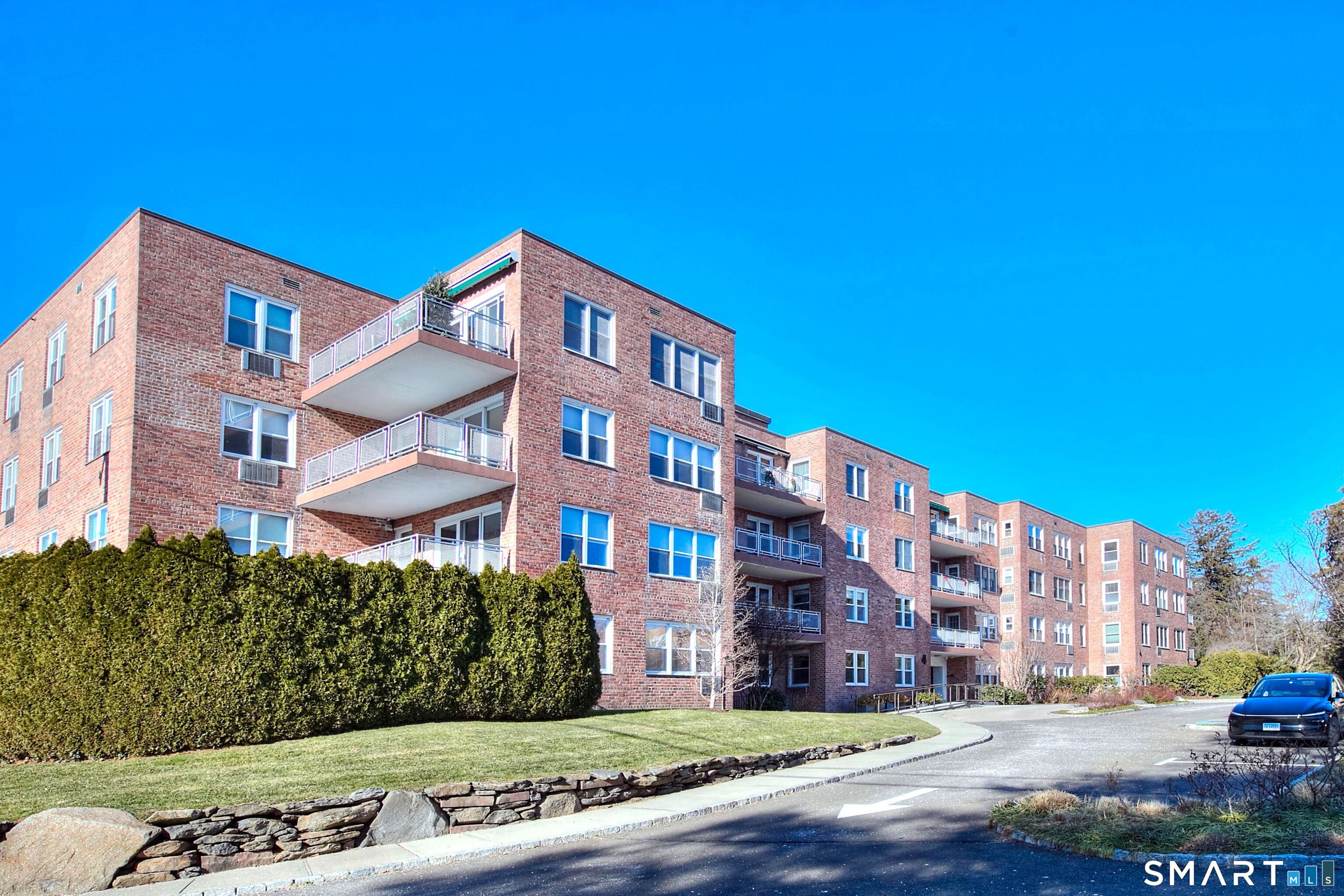 Homes for sale in Greenwich, CT | 4 Putnam Hill Rd #2B, Greenwich, CT 06830 | MLS# 24145654