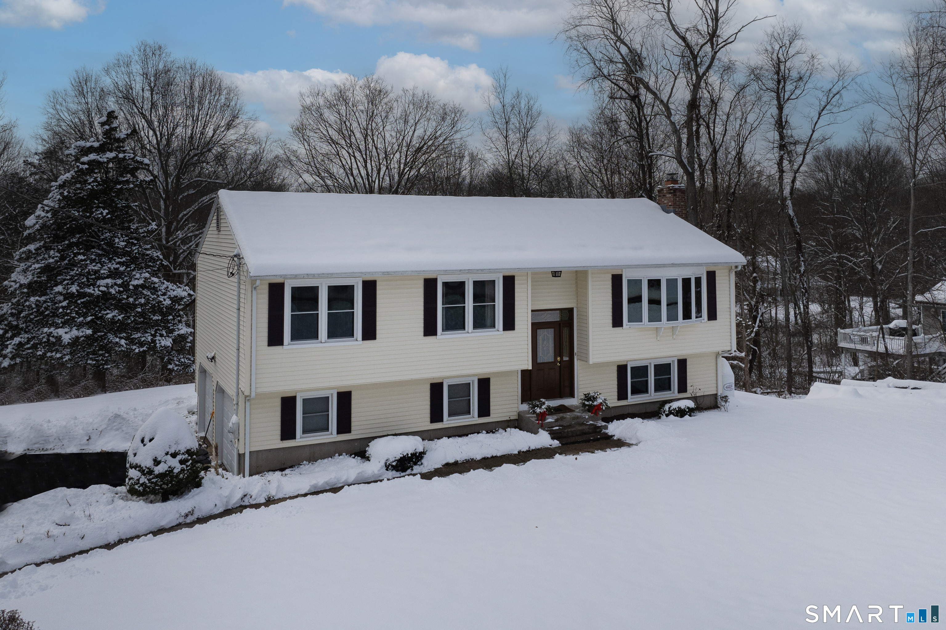 Homes for sale in North Branford, CT | 68 Woodhouse Ave, North Branford, CT 06472 | MLS# 24146112