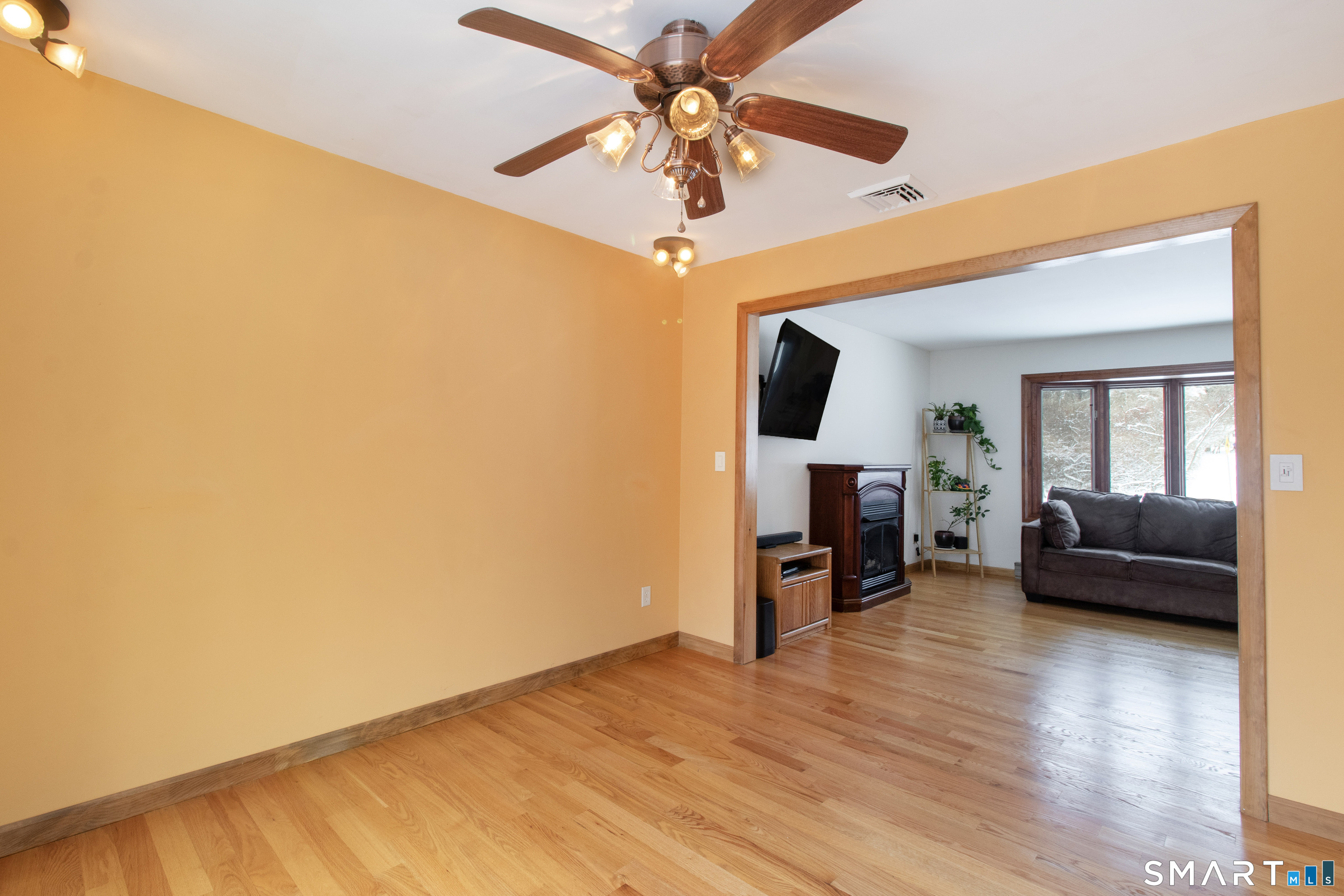 Photo 16 of 68 Woodhouse Avenue, North Branford, CT