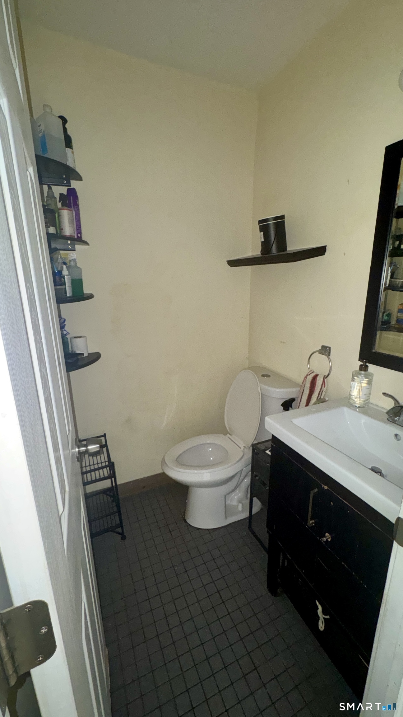 Homes for sale in Naugatuck, CT | 49 Ridge Rd #2, Naugatuck, CT 06770 | MLS# 24146122