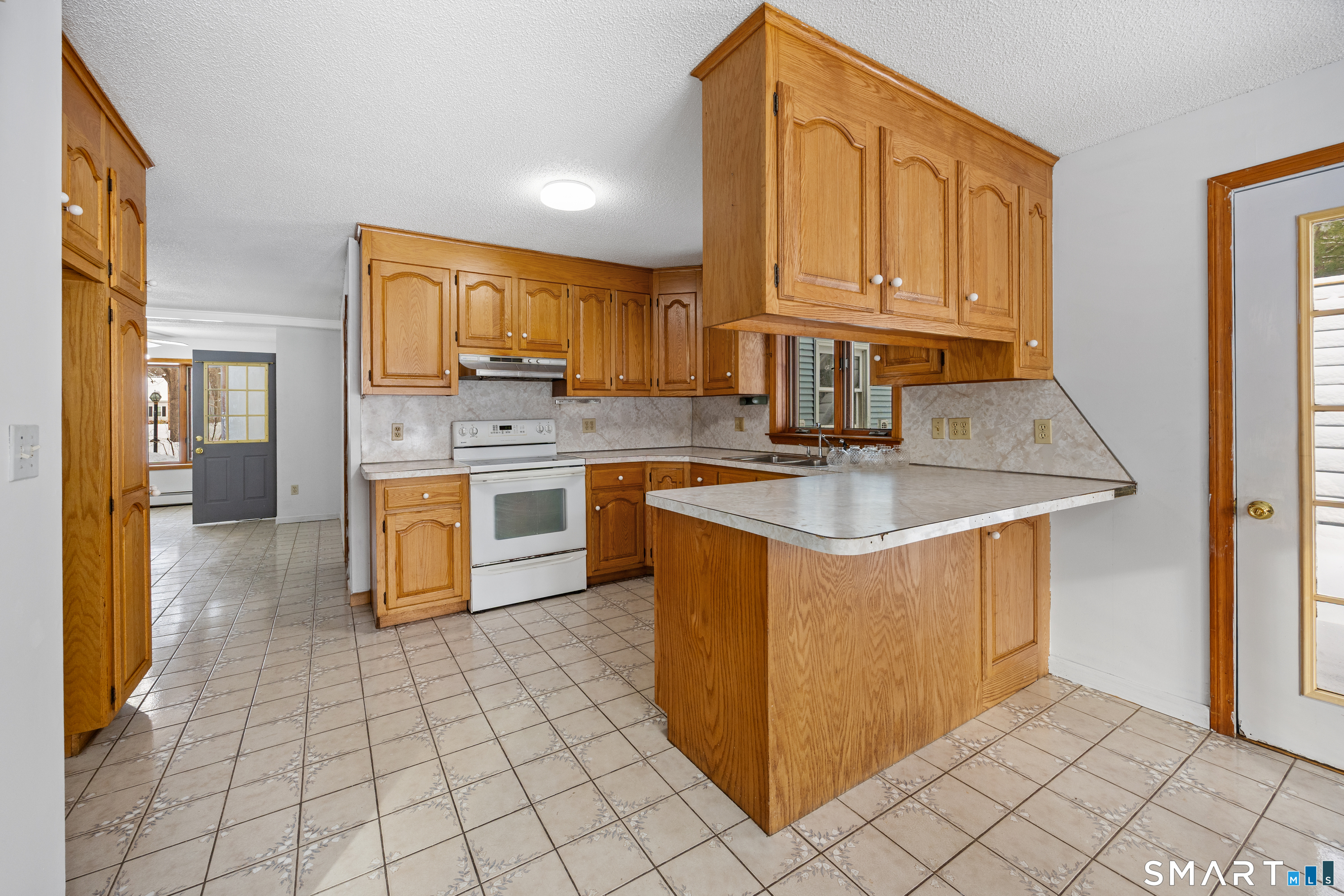 Photo 23 of 962 Shuttle Meadow Road, Southington, CT