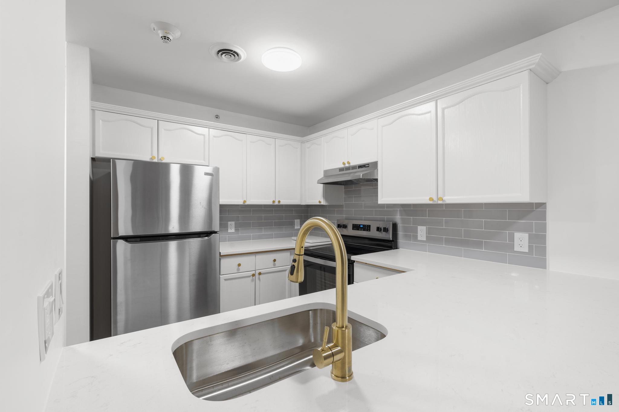 Photo 29 of 468 Main Street, East Lyme, CT