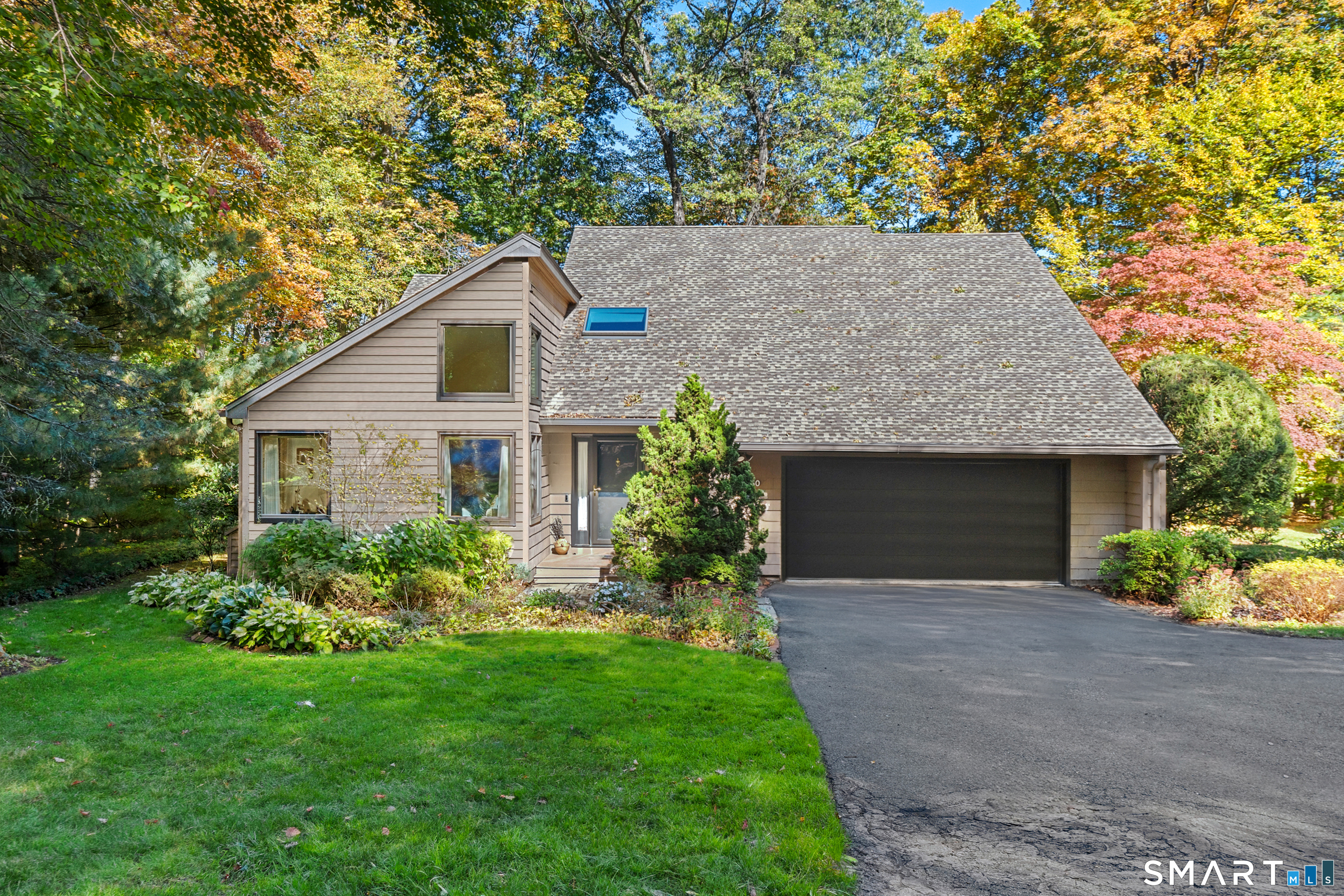 Homes for sale in West Hartford, CT | 50 Ironwood Rd #50, West Hartford, CT 06117 | MLS# 24131217