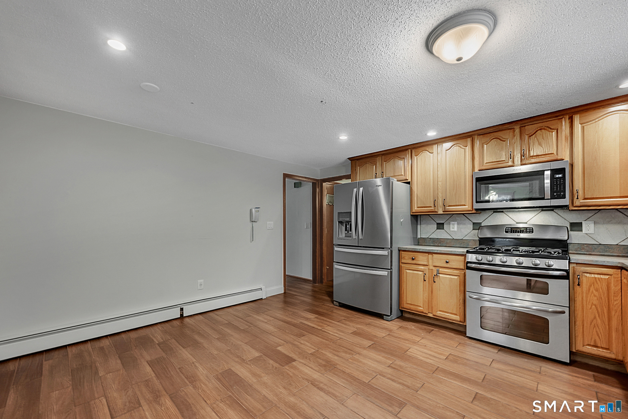 Homes for sale in Avon, CT | 40 Homestead Ln, Avon, CT 06001 | MLS# 24145569