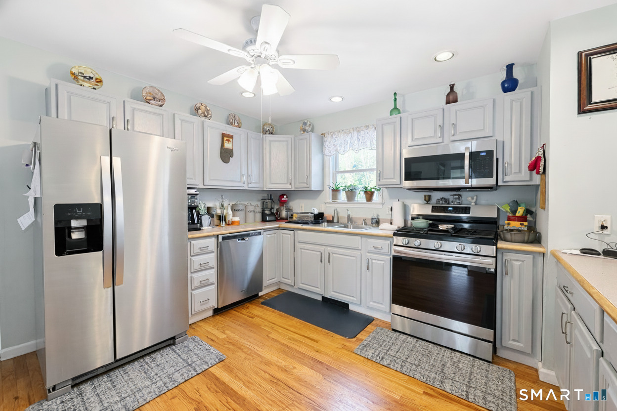 Homes for sale in Stamford, CT | 98 Scofield Ave, Stamford, CT 06906 | MLS# 24145854