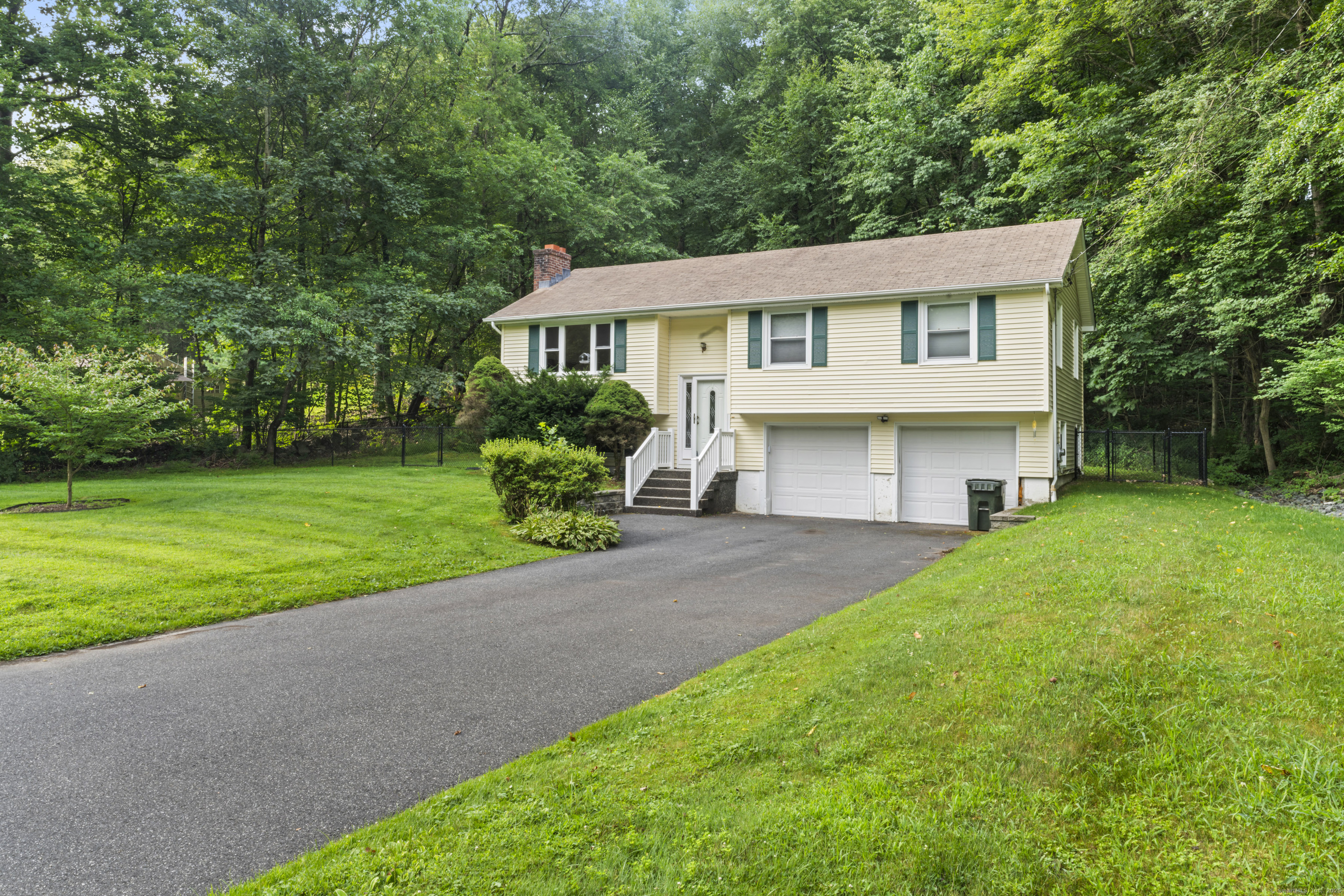 Photo 30 of 26 Appleblossom Lane, Newtown, CT