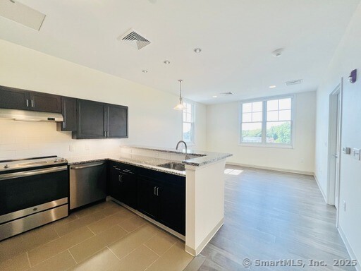215 Stillwater Avenue, Stamford, Connecticut photo 1