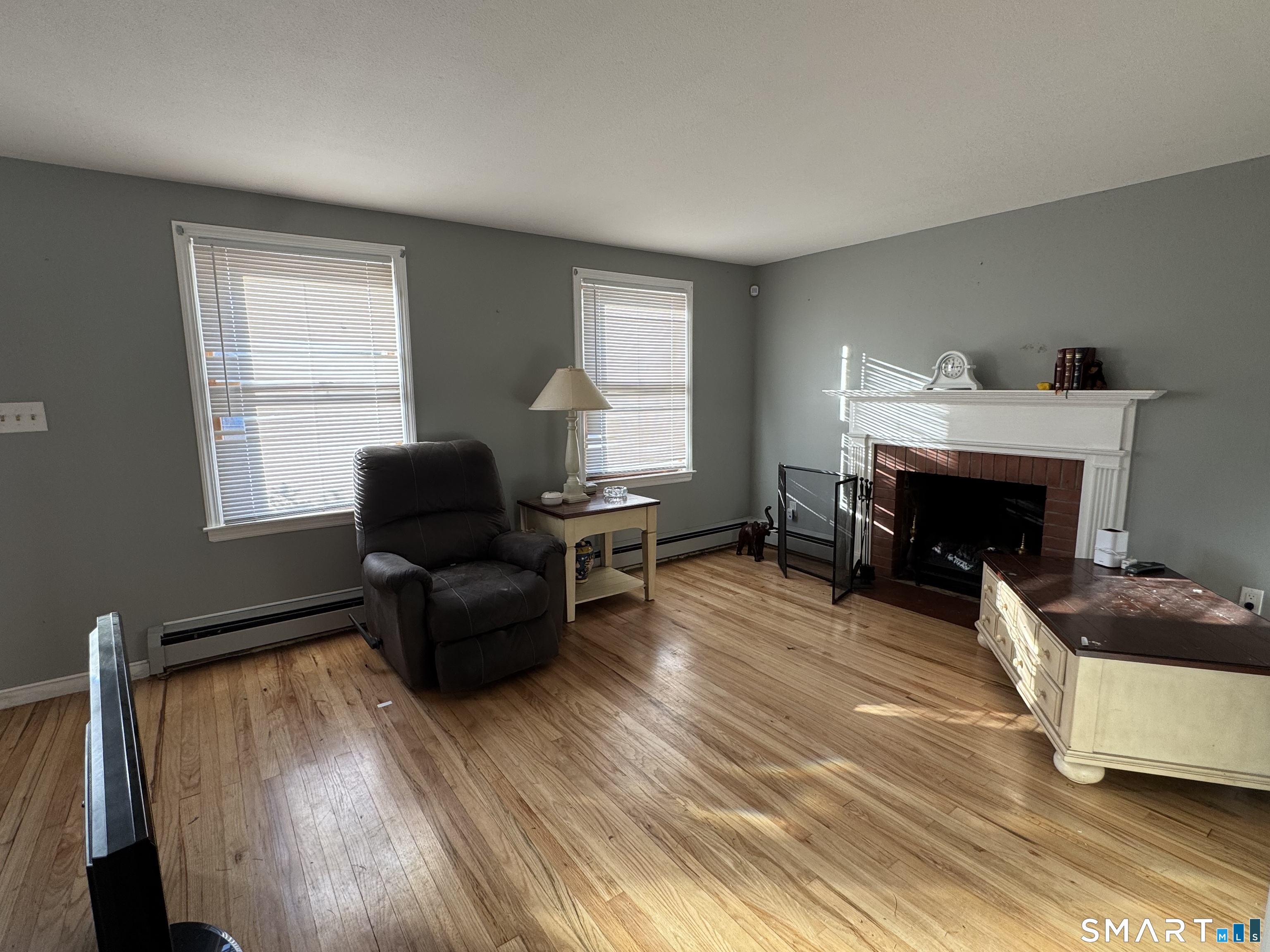 Homes for sale in Windsor Locks, CT | 404 Woodland St, Windsor Locks, CT 06096 | MLS# 24137095