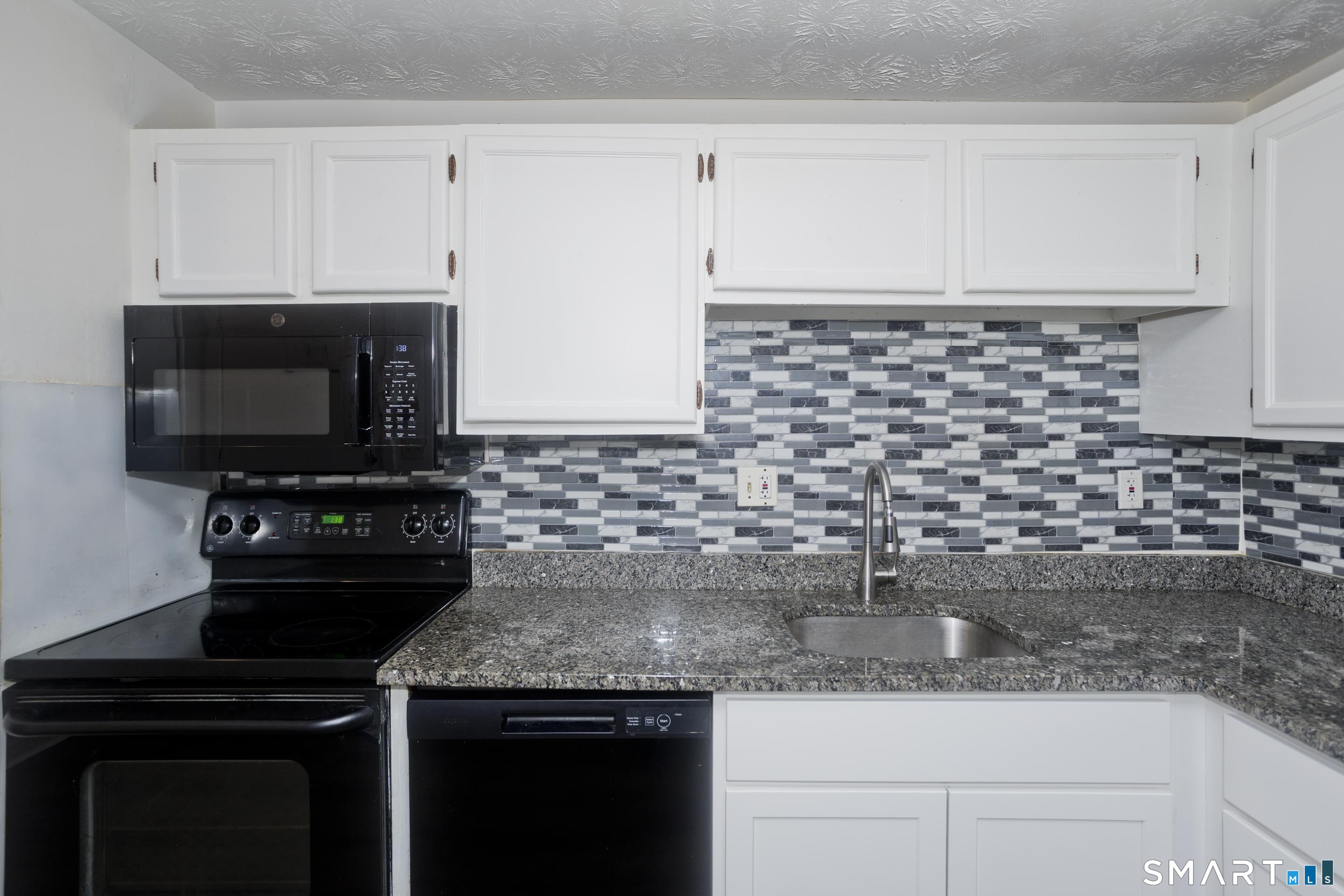 Homes for sale in South Windsor, CT | 949 Pleasant Valley Rd #4 12, South Windsor, CT 06074 | MLS# 24145406