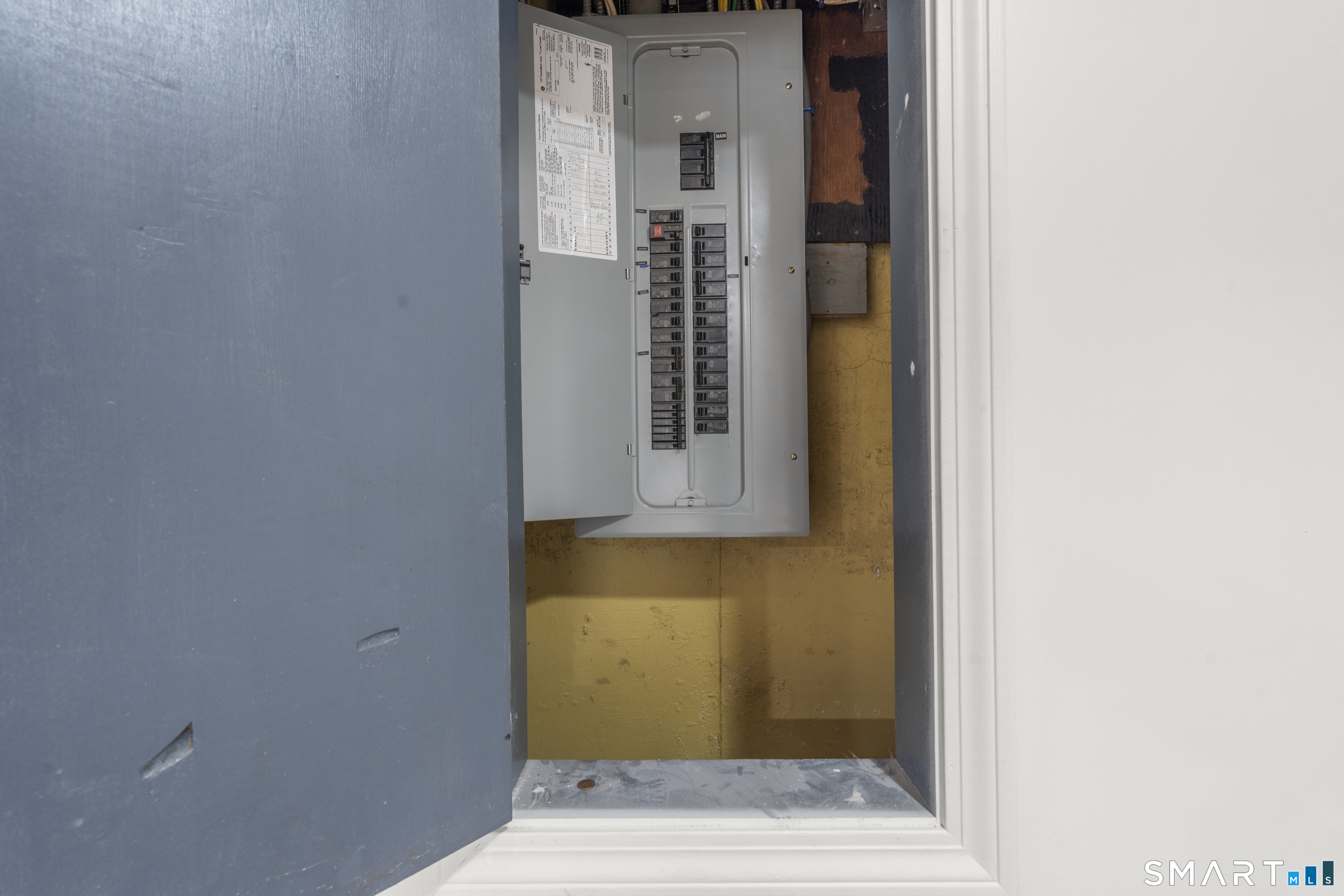 Homes for sale in Watertown, CT | 311 Colonial St, Watertown, CT 06779 | MLS# 24146700