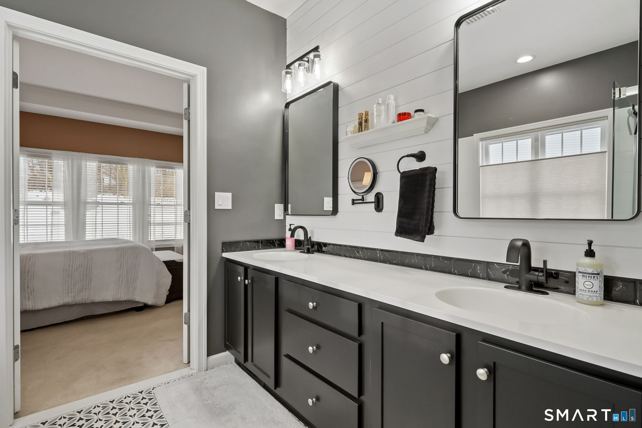 Photo 20 of 520 Traditions Court, Oxford, CT